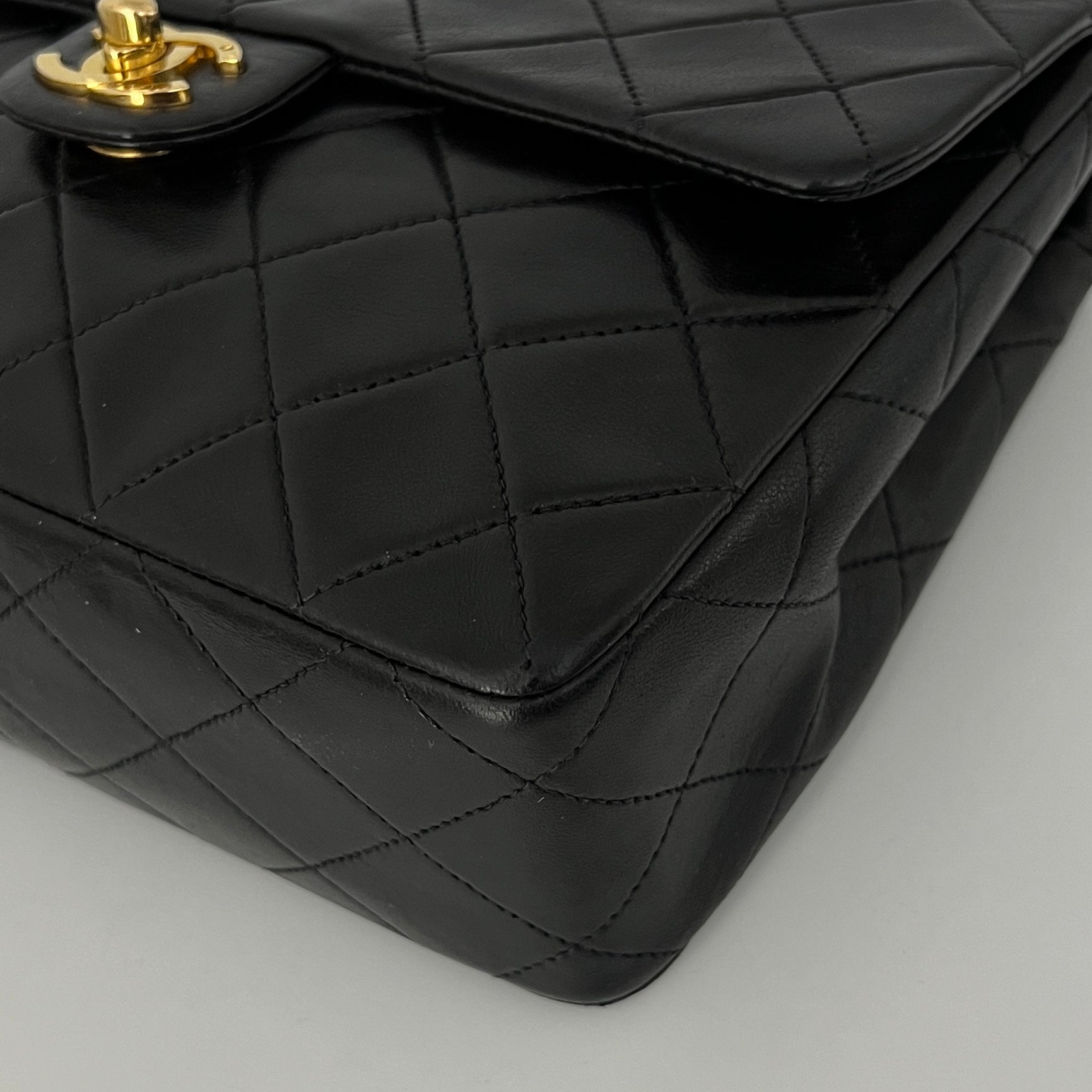 Sac à bandoulière CHANEL Classique Mini Rectangle cuir d'agneau noir