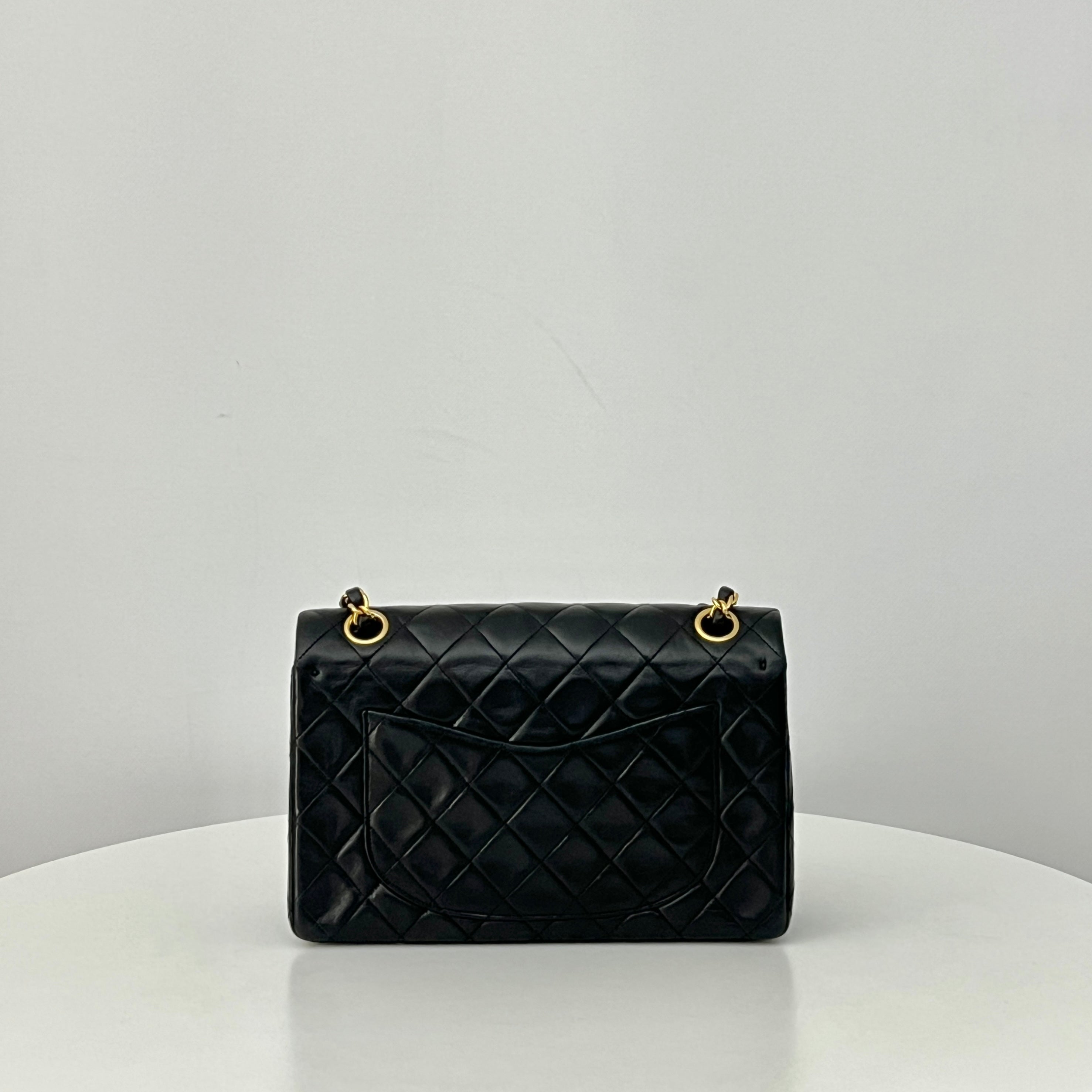 Sac CHANEL Classique Small Flap cuir d'agneau noir