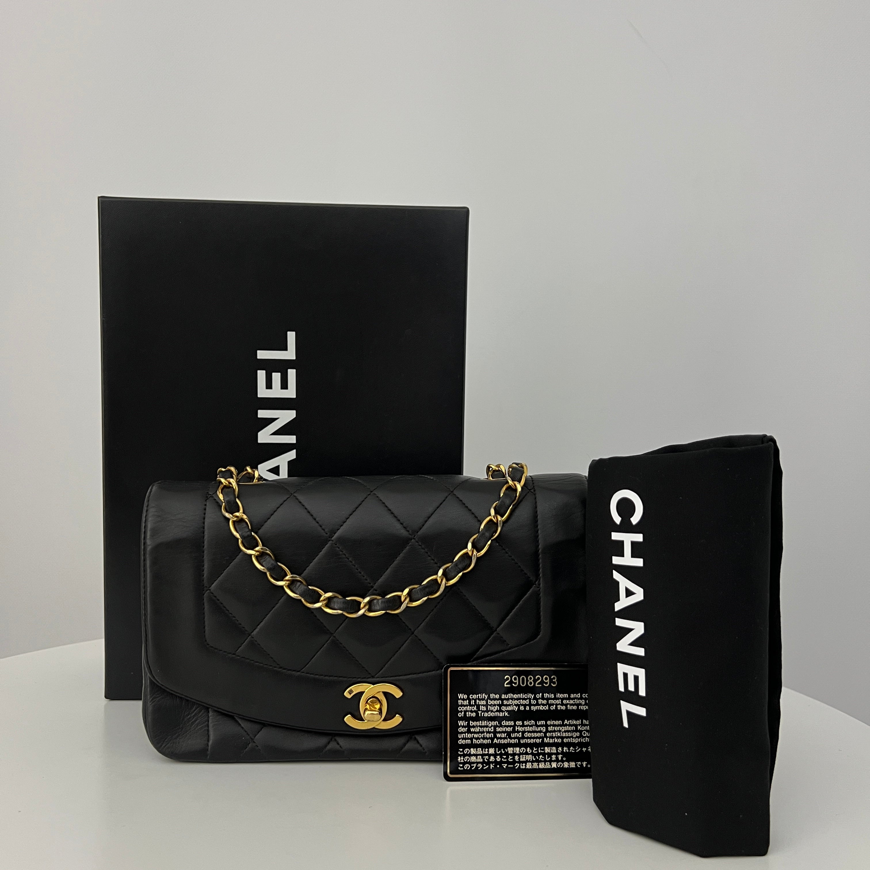 Sac à bandoulière CHANEL Diana Small cuir d'agneau noir