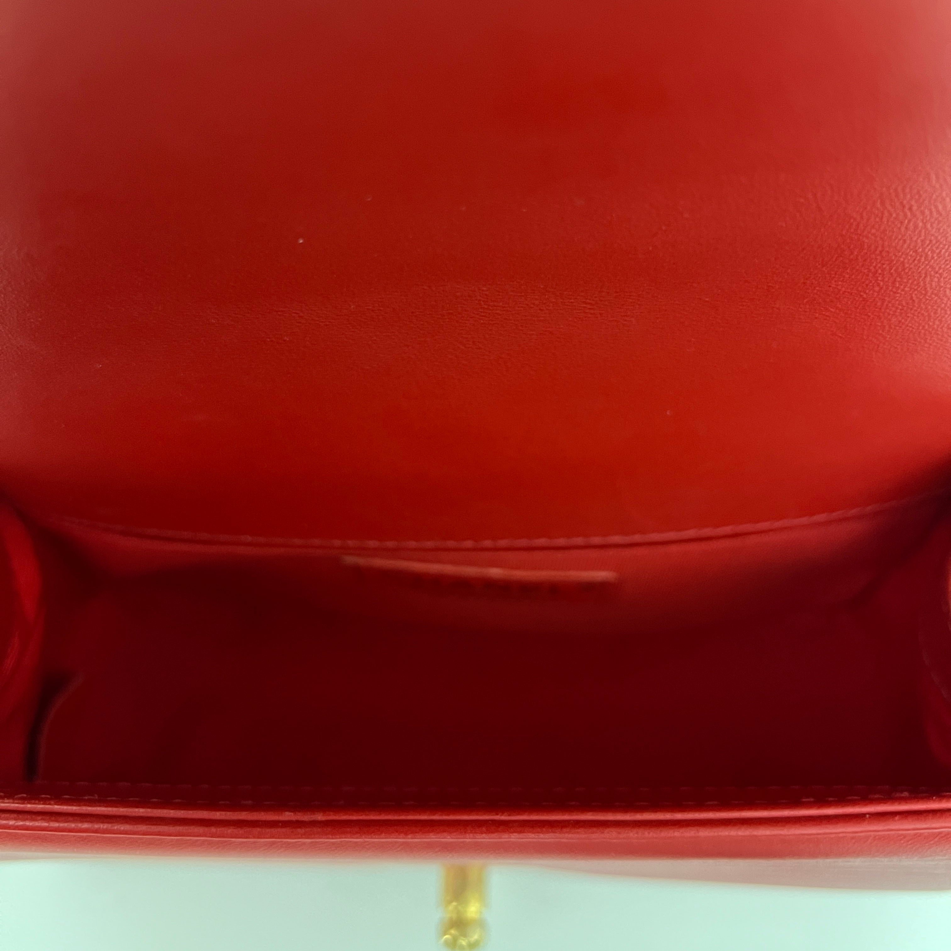 Sac à bandoulière CHANEL Boy cuir d'agneau rouge