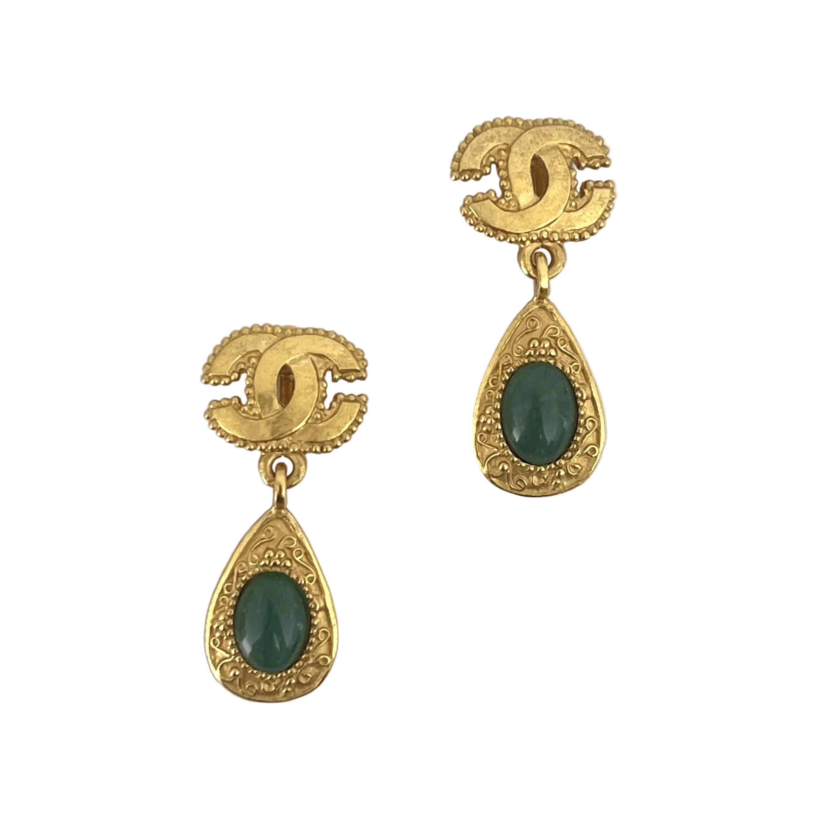 Boucles d'oreilles CHANEL CC Clip On