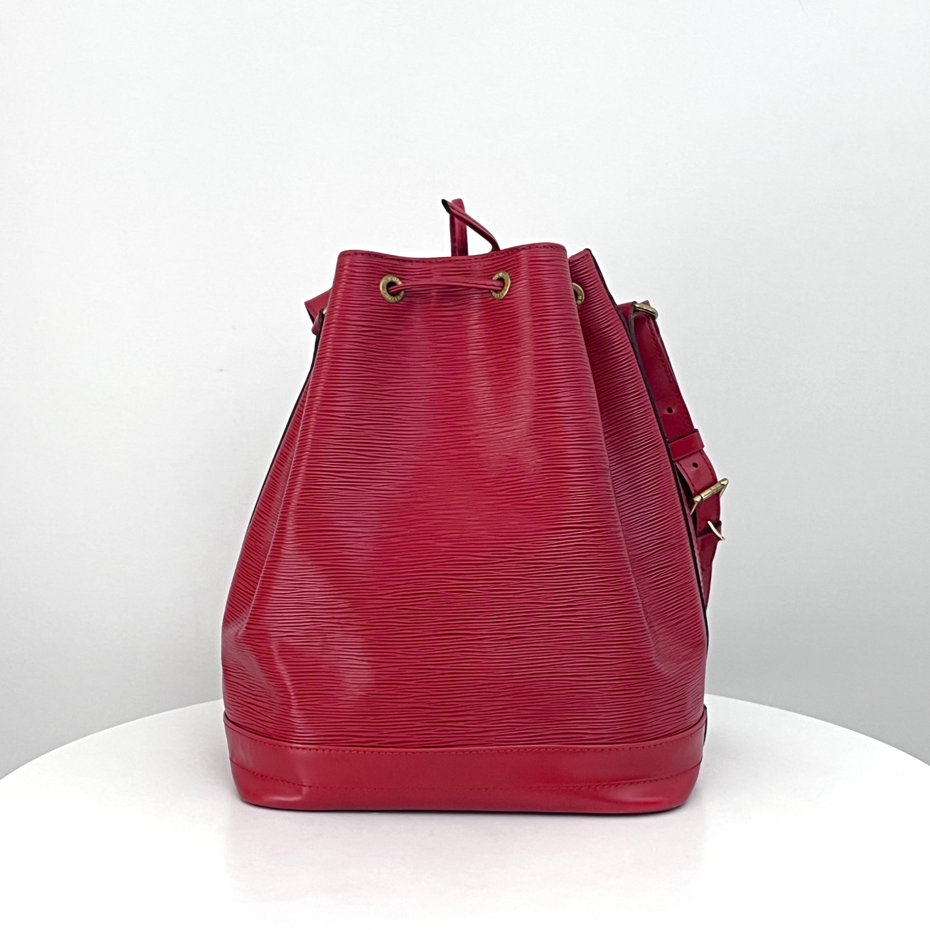 Sac LOUIS VUITTON Noé cuir épi rouge