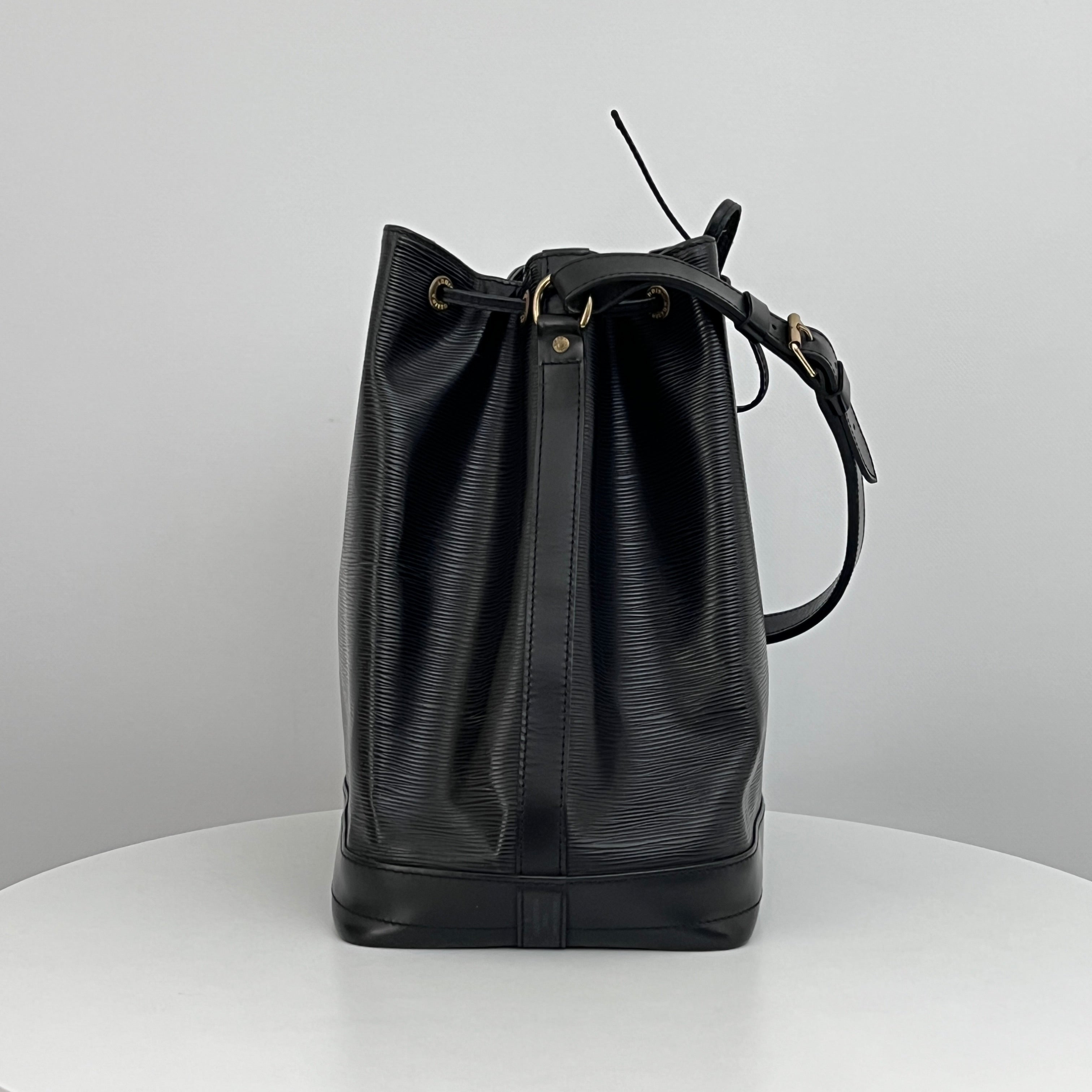 Sac LOUIS VUITTON Noé Grand cuir épi noir