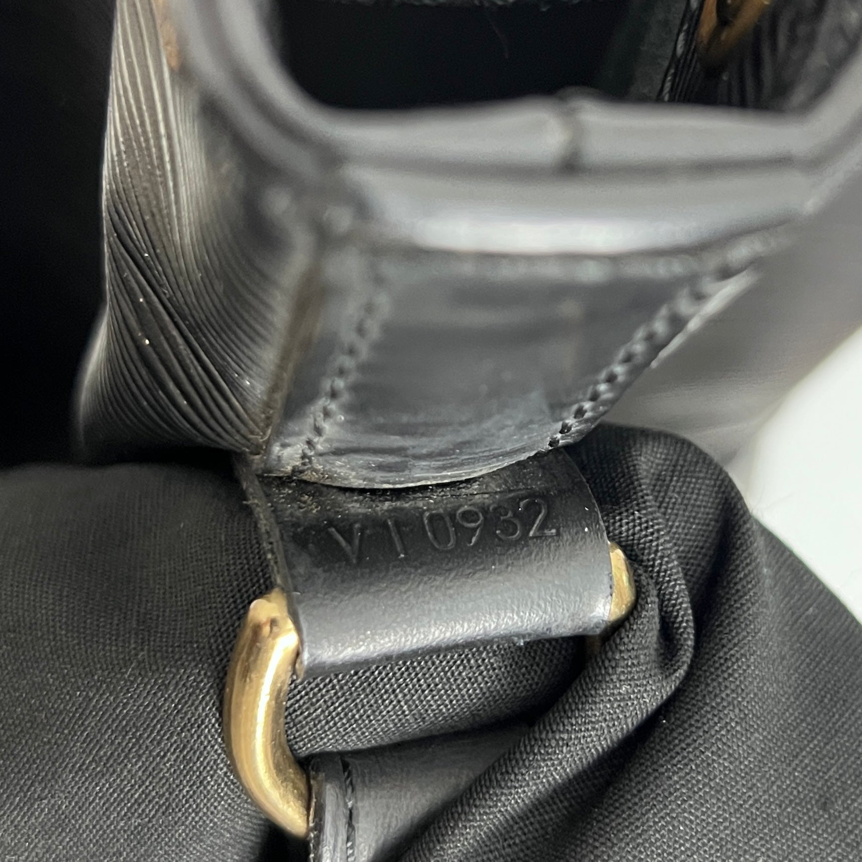 Sac LOUIS VUITTON Noé Grand cuir épi noir