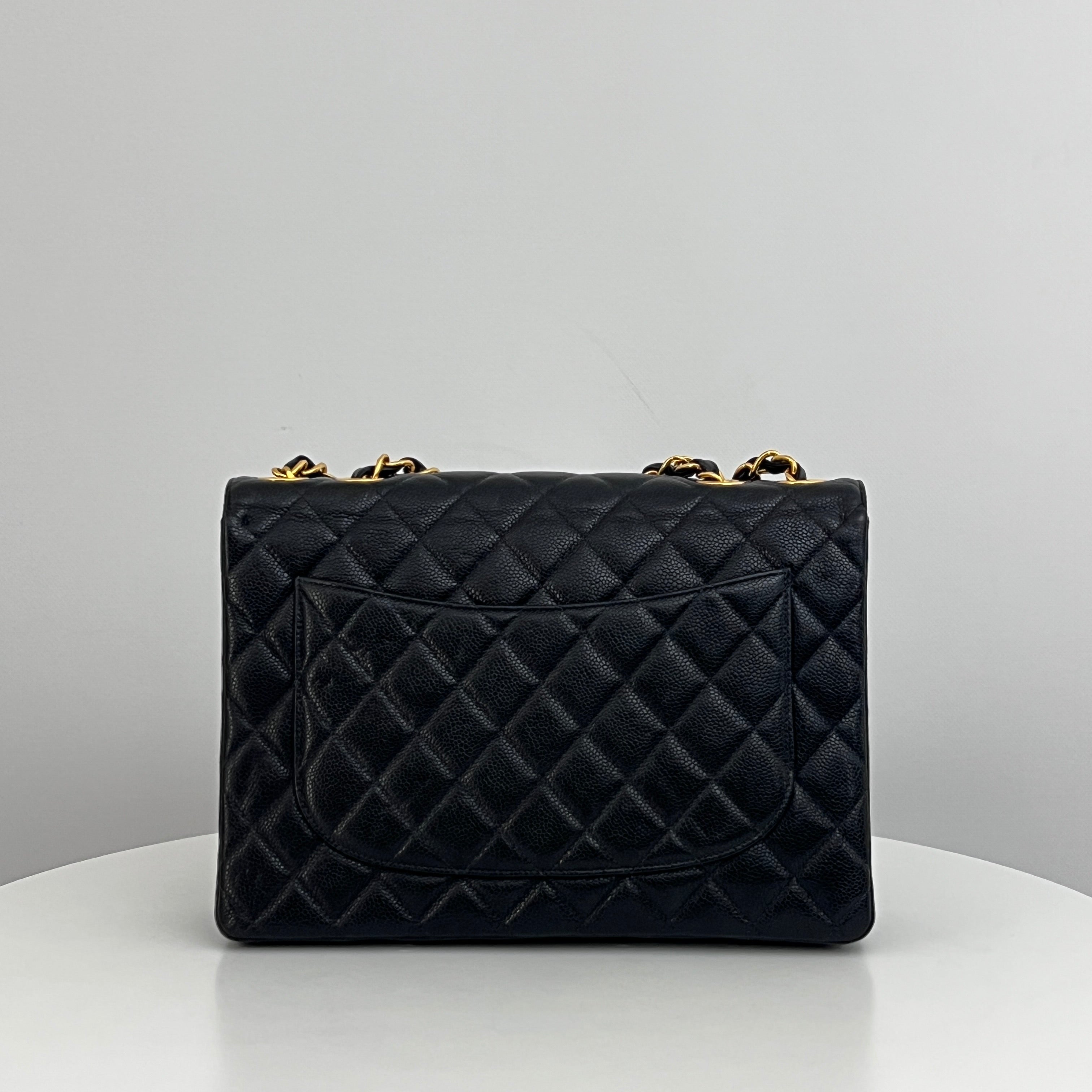 Sac à bandoulière CHANEL Classique Jumbo cuir caviar noir