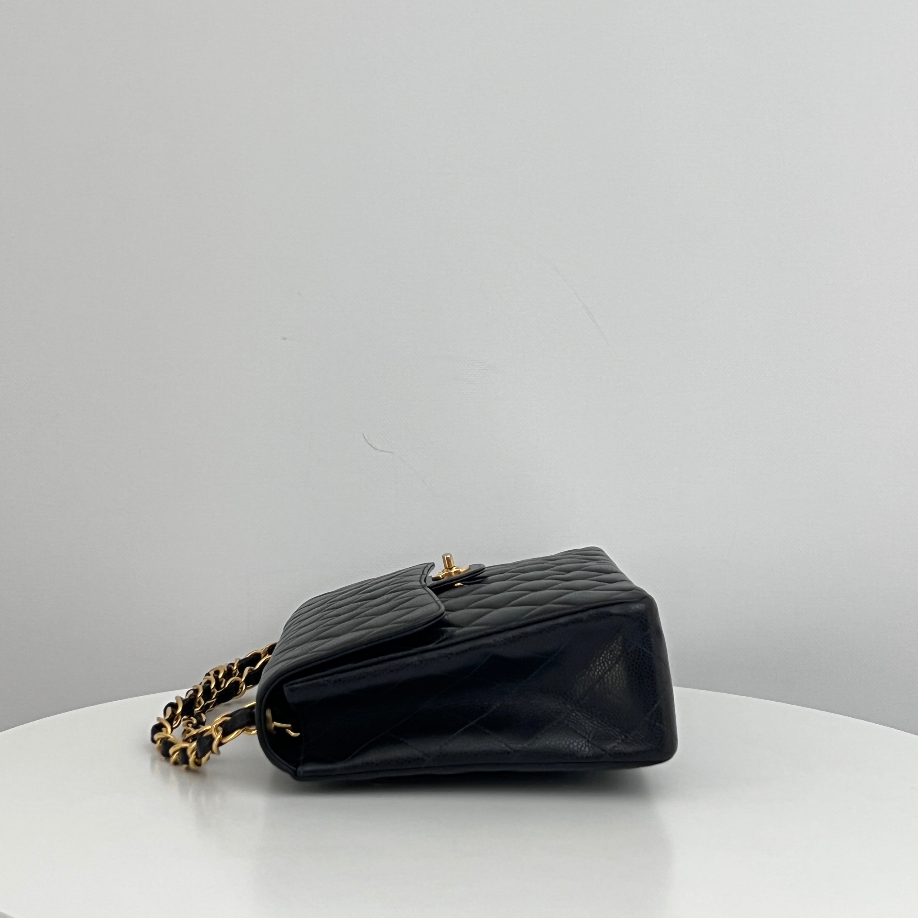 Sac à bandoulière CHANEL Classique Jumbo cuir caviar noir
