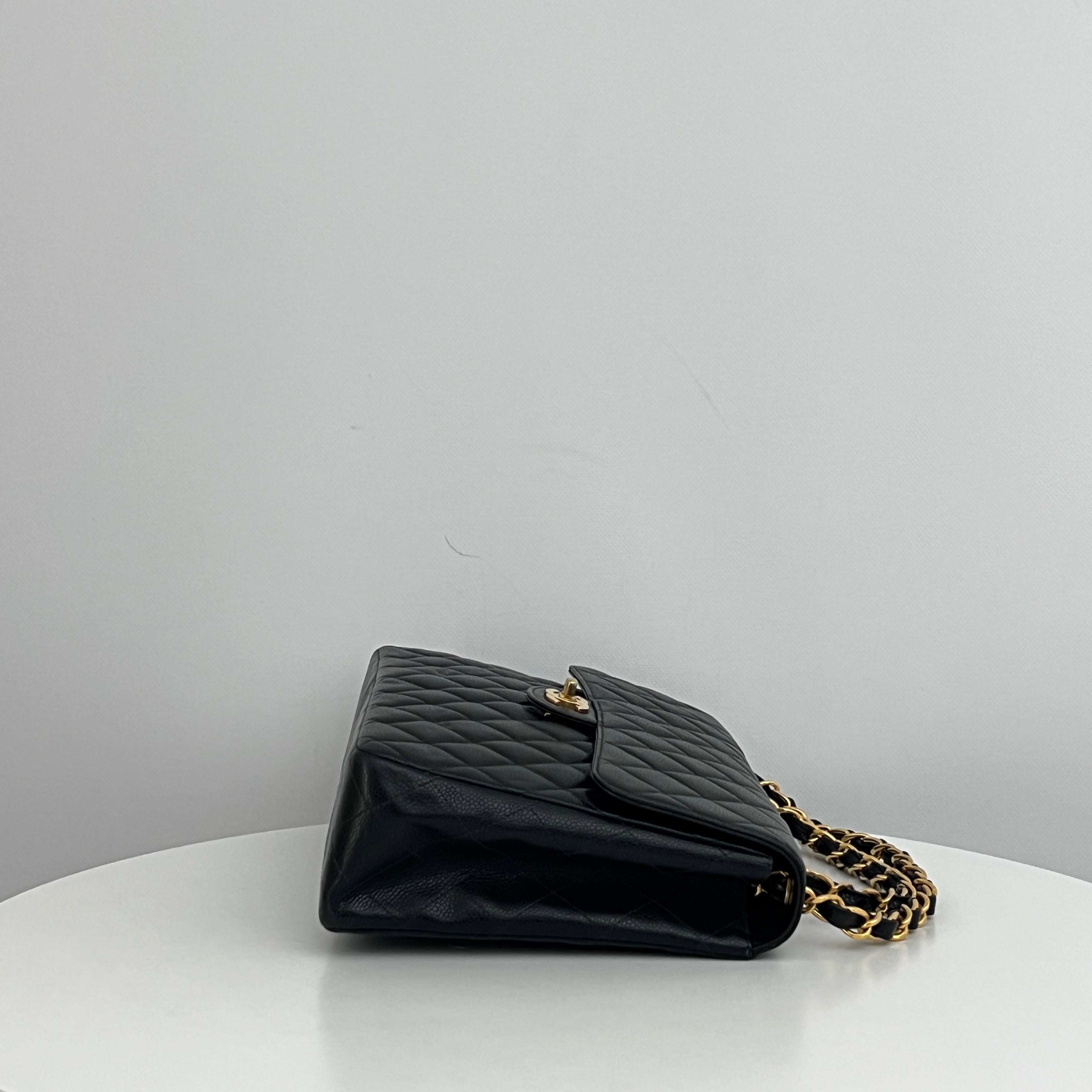 Sac à bandoulière CHANEL Classique Jumbo cuir caviar noir