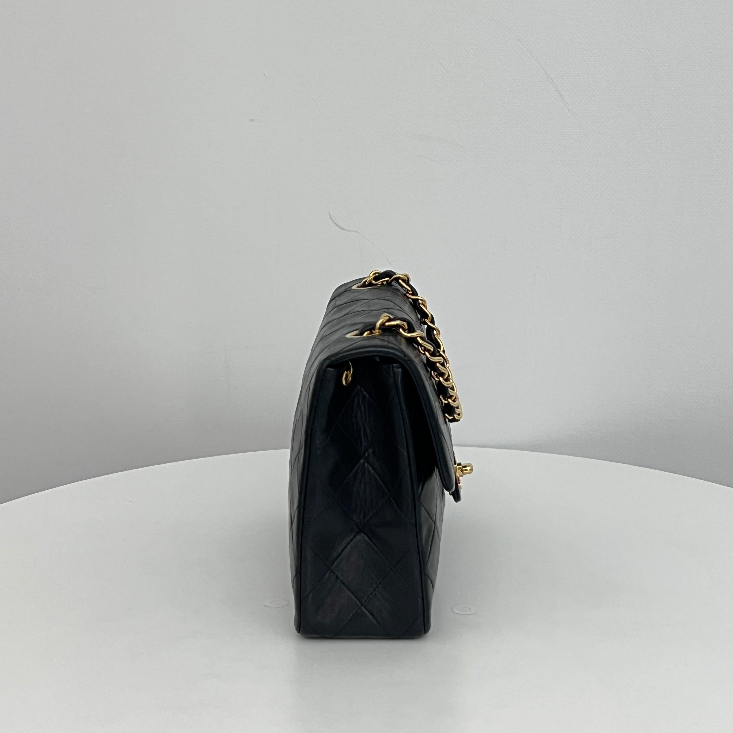 Sac à bandoulière CHANEL Classique Mini cuir d'agneau noir