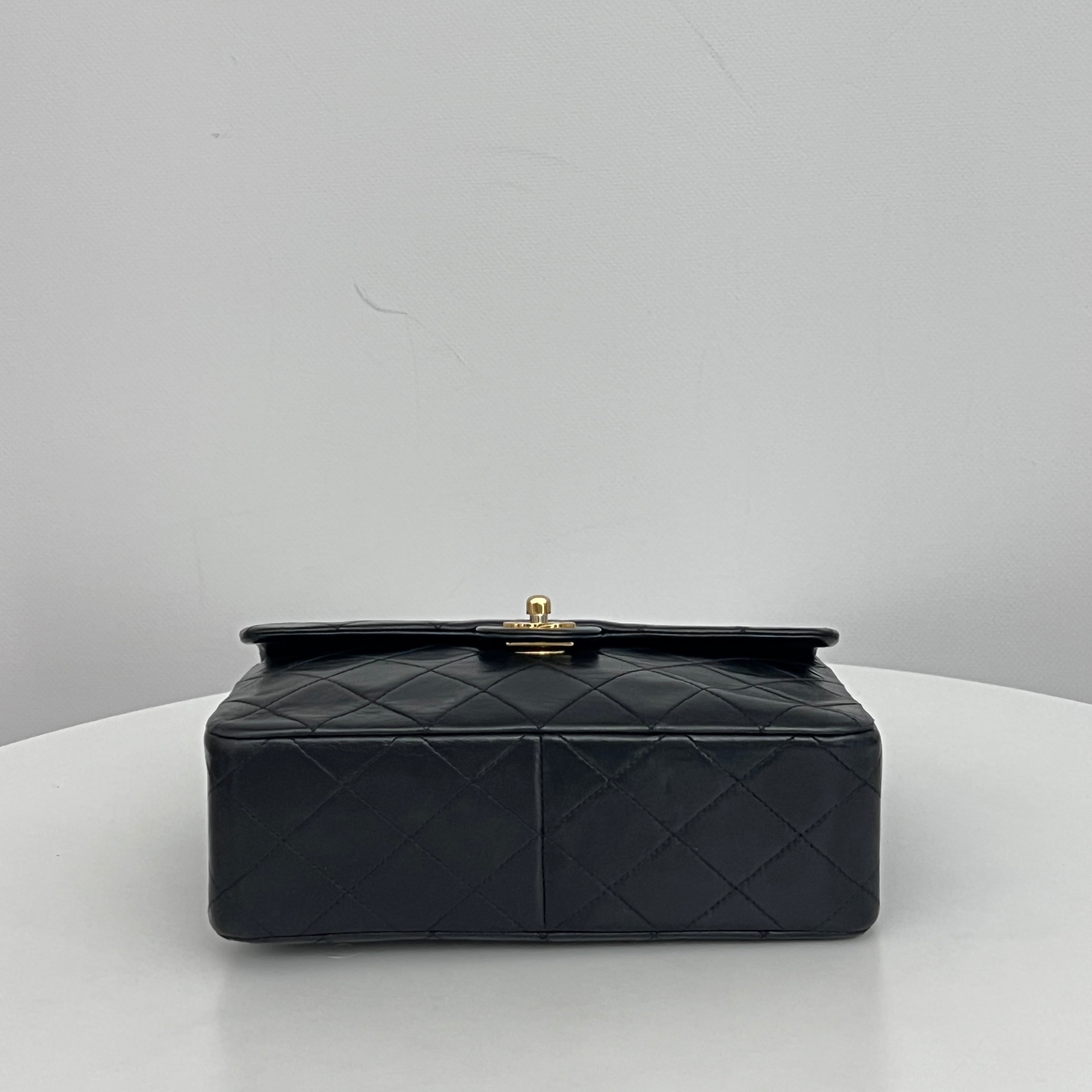 Sac à bandoulière CHANEL Classique Mini cuir d'agneau noir