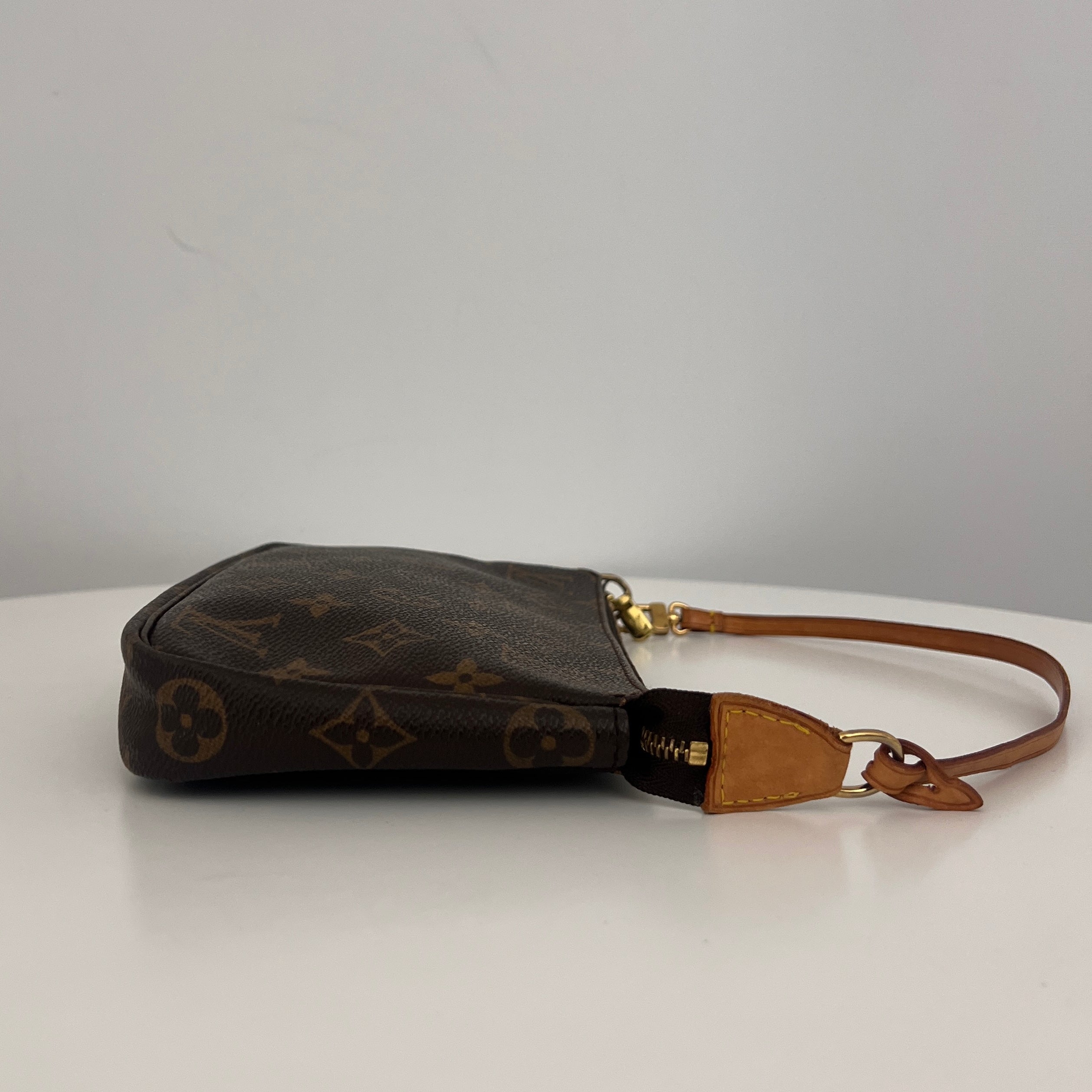 Sac à bandoulière LOUIS VUITTON Pochette Accessoires toile et cuir marron