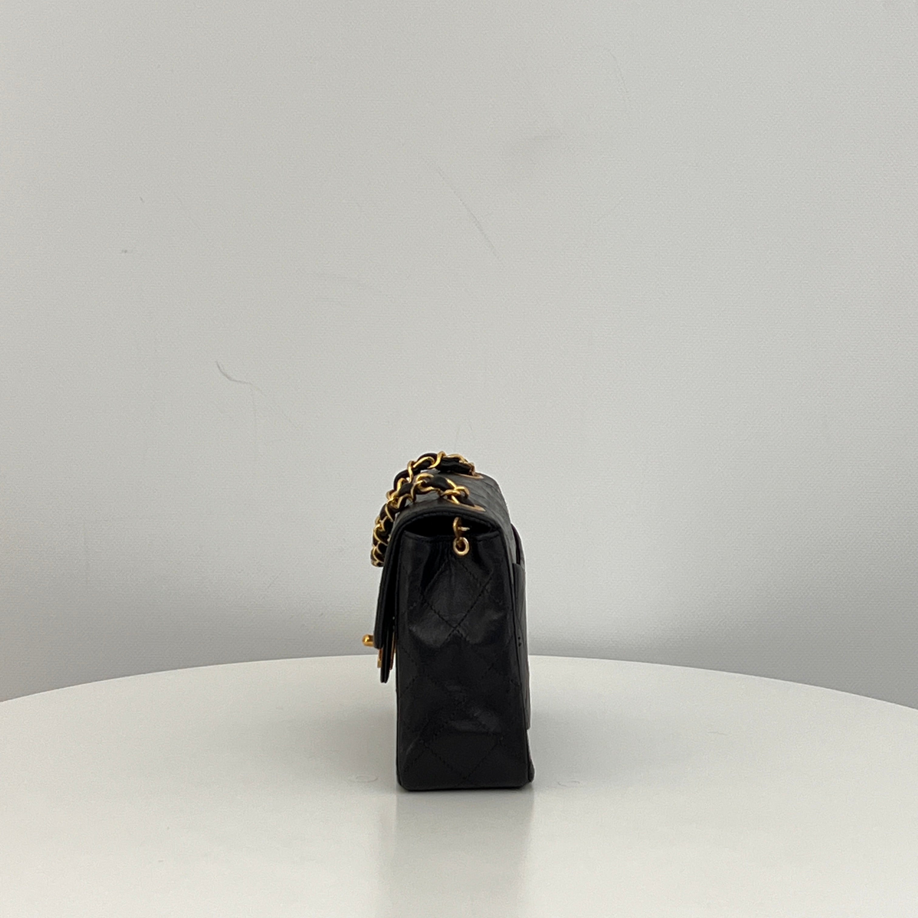 CHANEL Classic Mini shoulder bag black lambskin 1997-1999