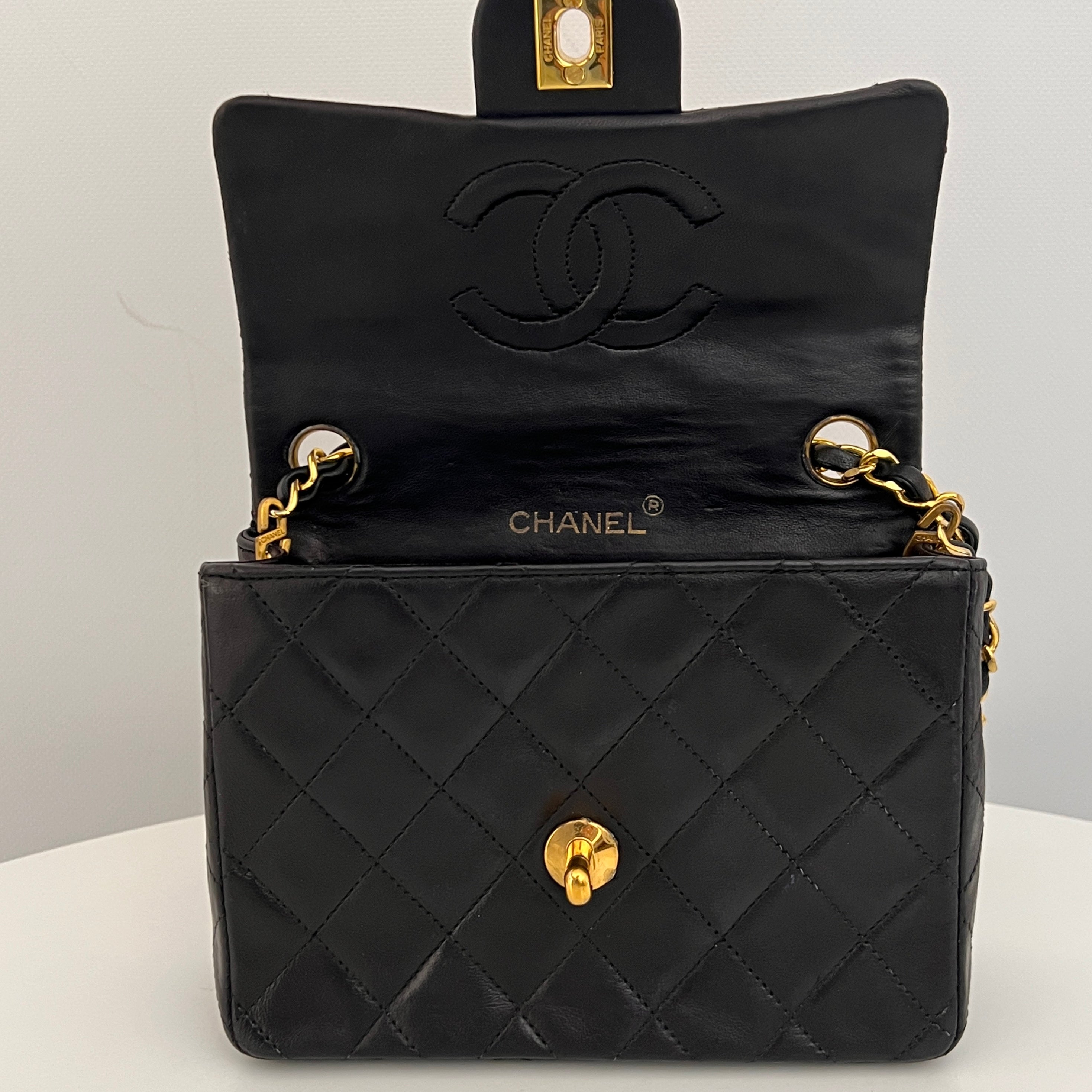 CHANEL Classic Mini shoulder bag black lambskin 1997-1999