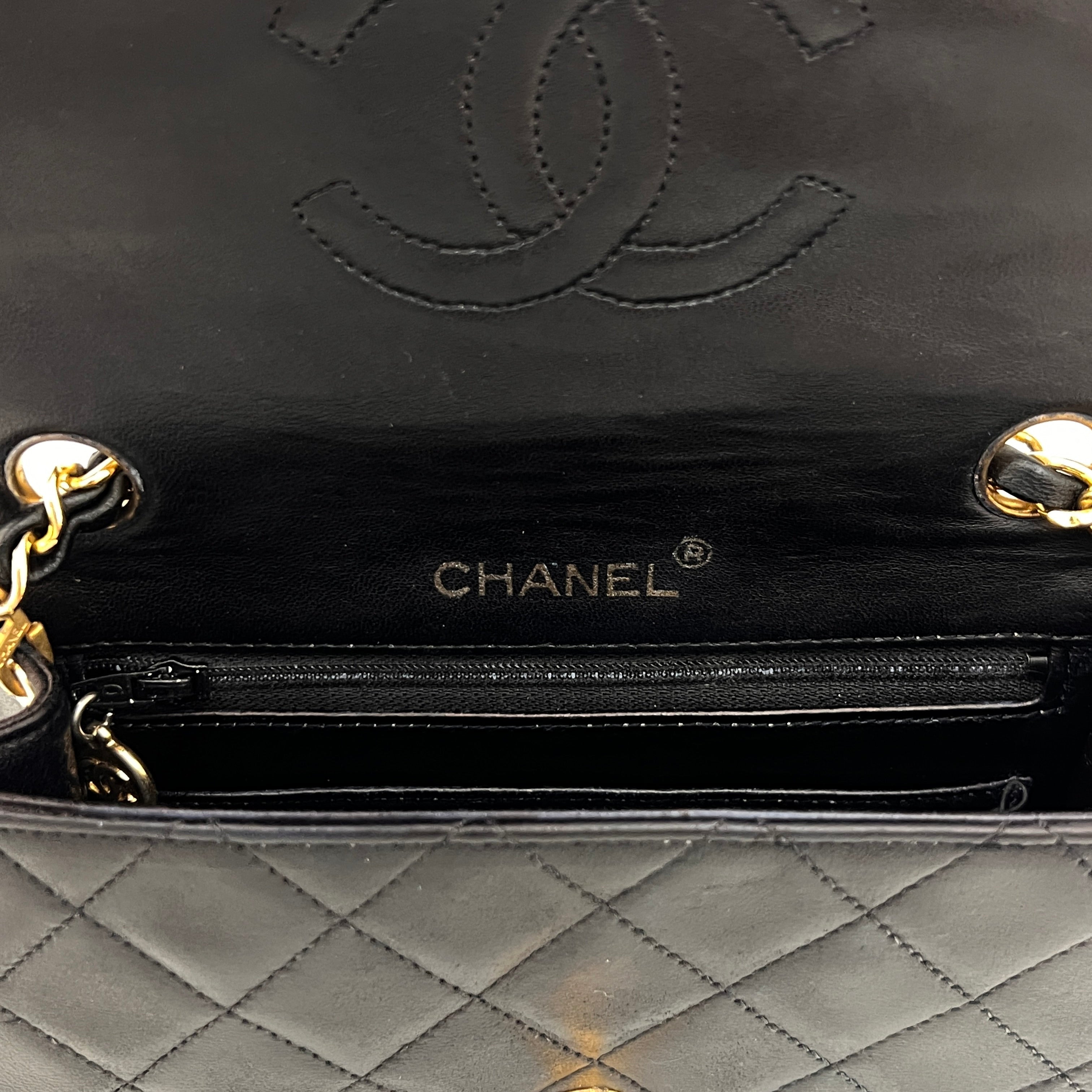 CHANEL Classic Mini shoulder bag black lambskin 1997-1999