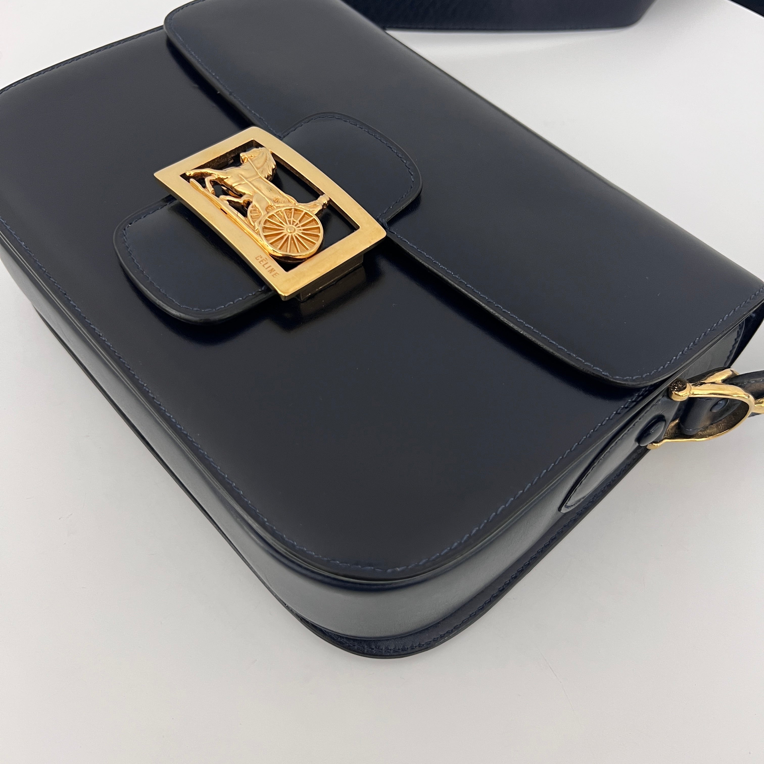 CELINE Triomphe bag in black smooth leather