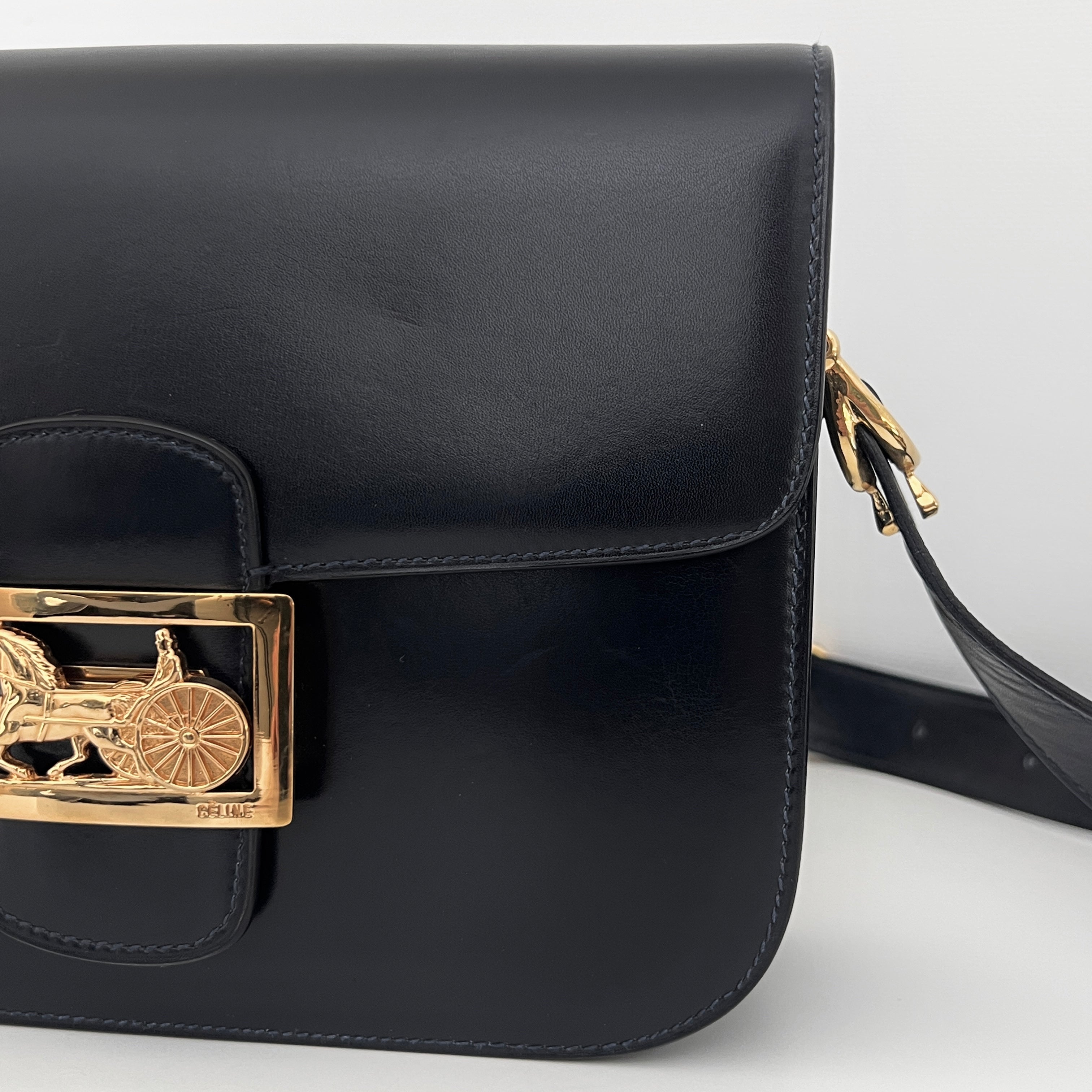 CELINE Triomphe bag in black smooth leather