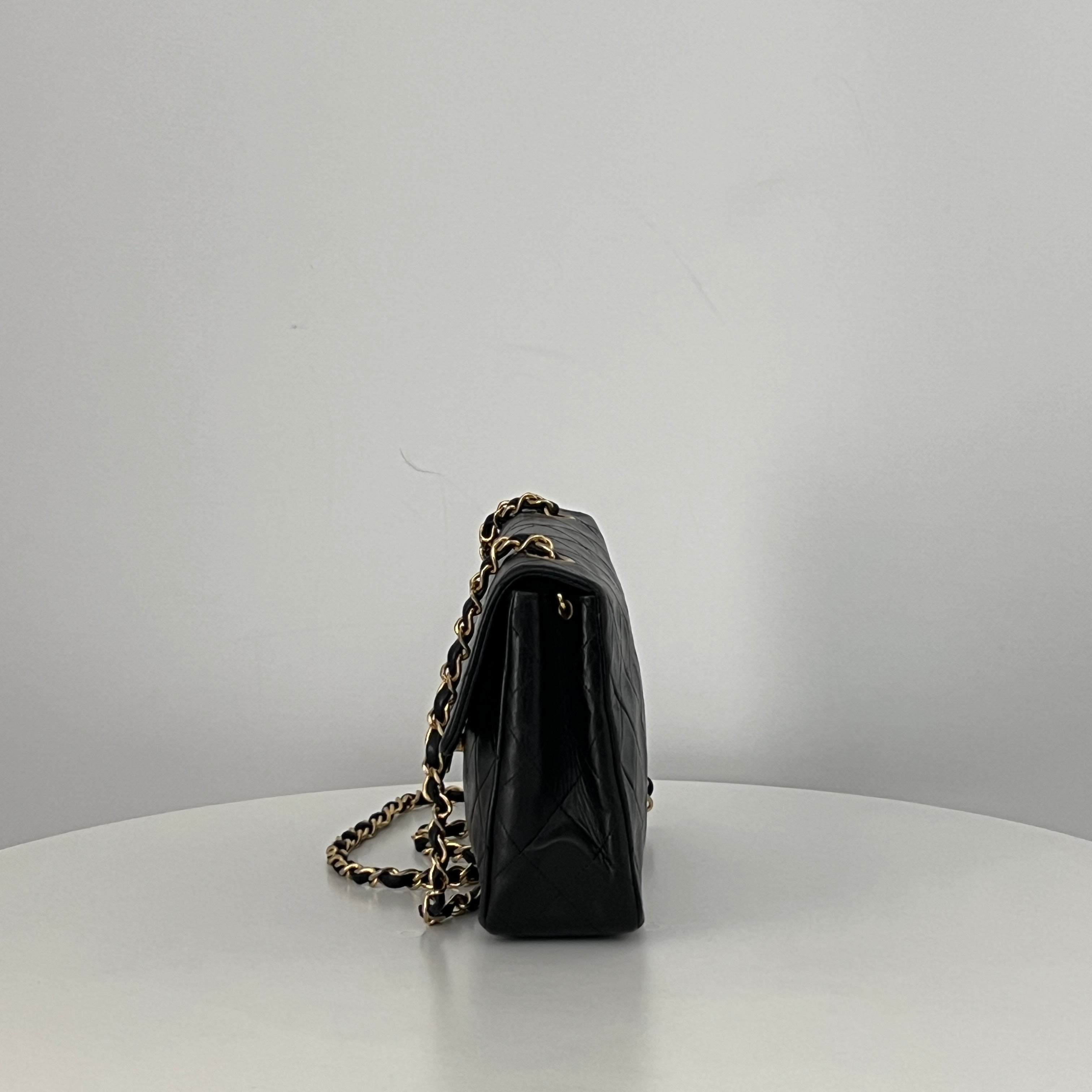 Sac à bandoulière CHANEL Classique Mini Rectangle cuir d'agneau noir vintage 1989-1991