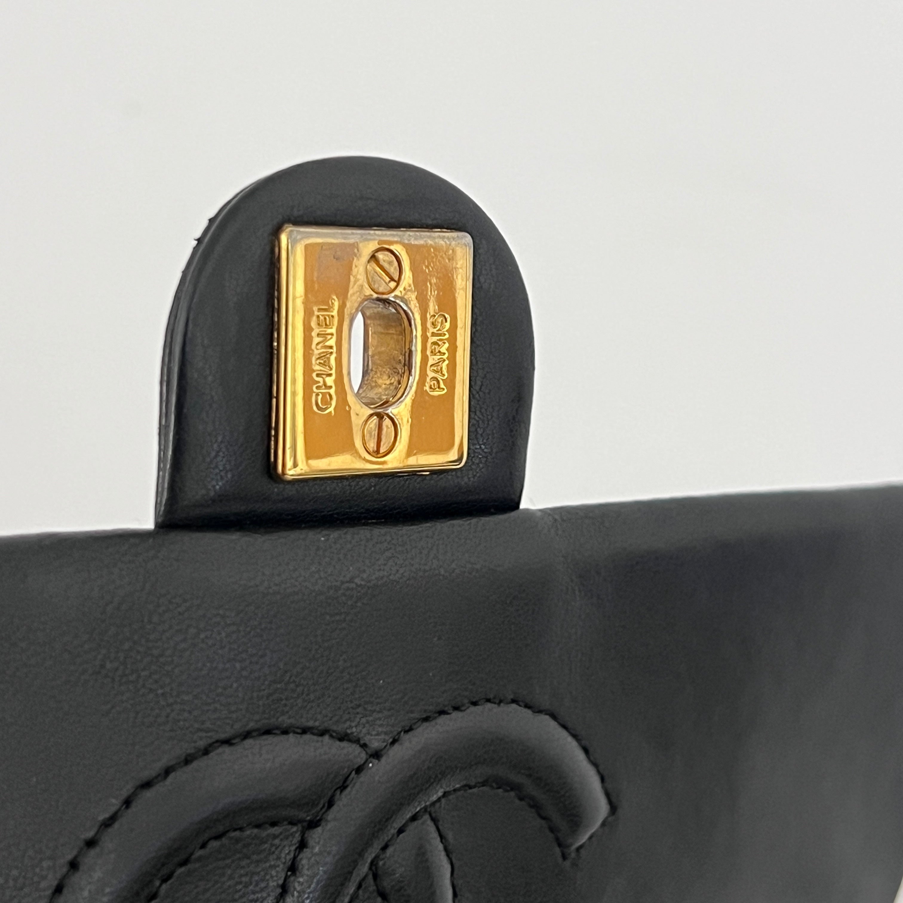 Sac à bandoulière CHANEL Classique Mini Rectangle cuir d'agneau noir vintage 1989-1991