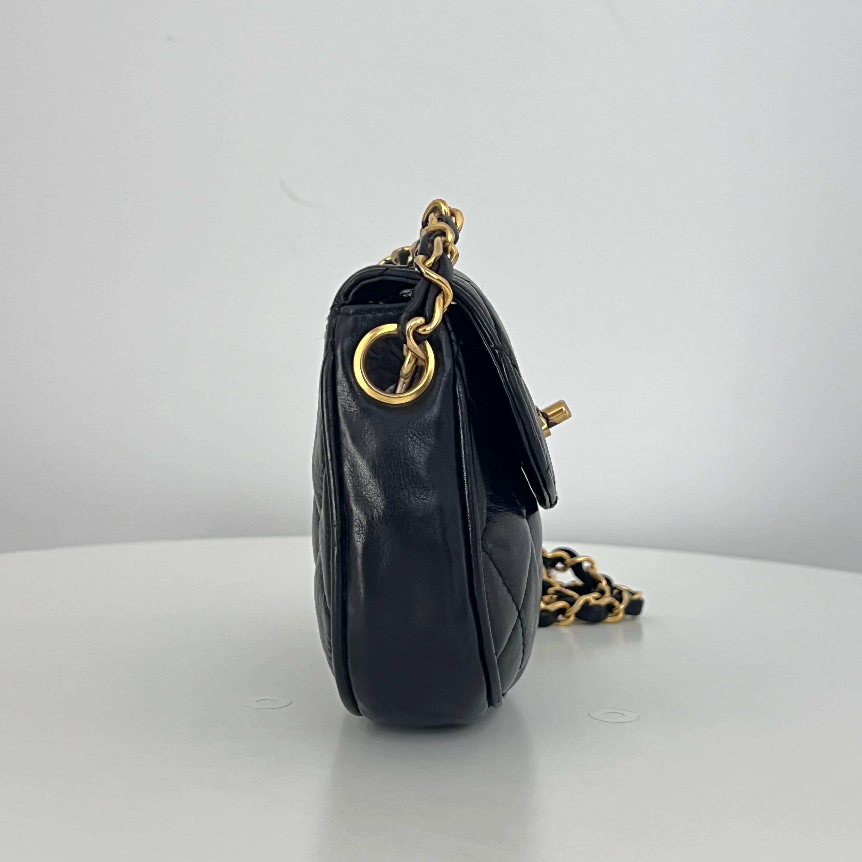 Sac à bandoulière CHANEL Matelassé Chain cuir d'agneau noir vintage 1996-1997