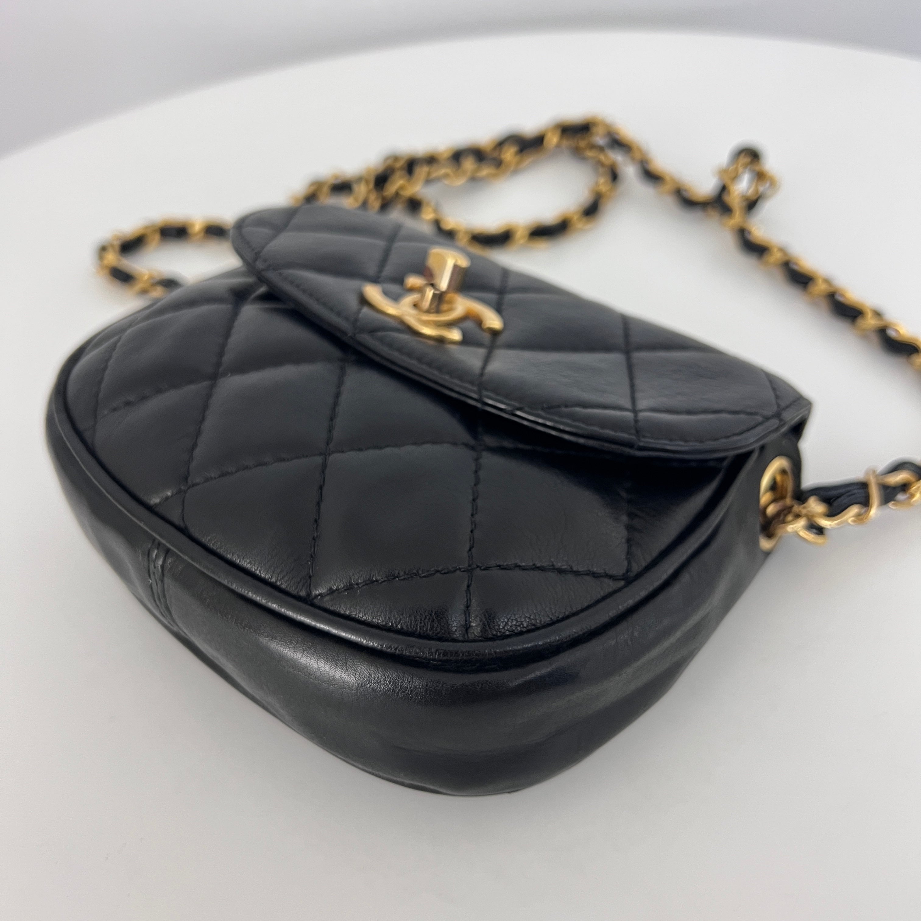 Sac à bandoulière CHANEL Matelassé Chain cuir d'agneau noir vintage 1996-1997