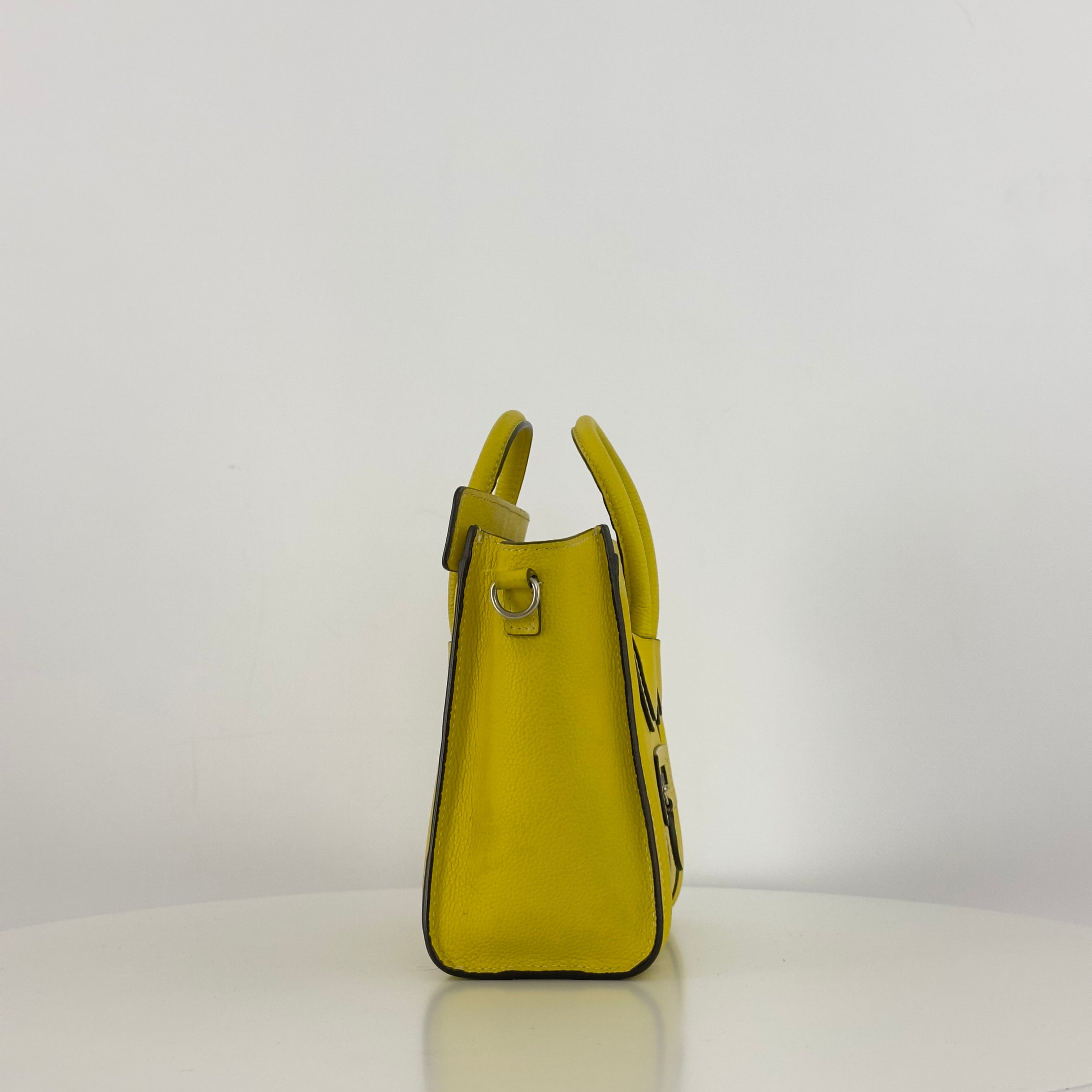 Sac à main CELINE Nano Luggage cuir jaune