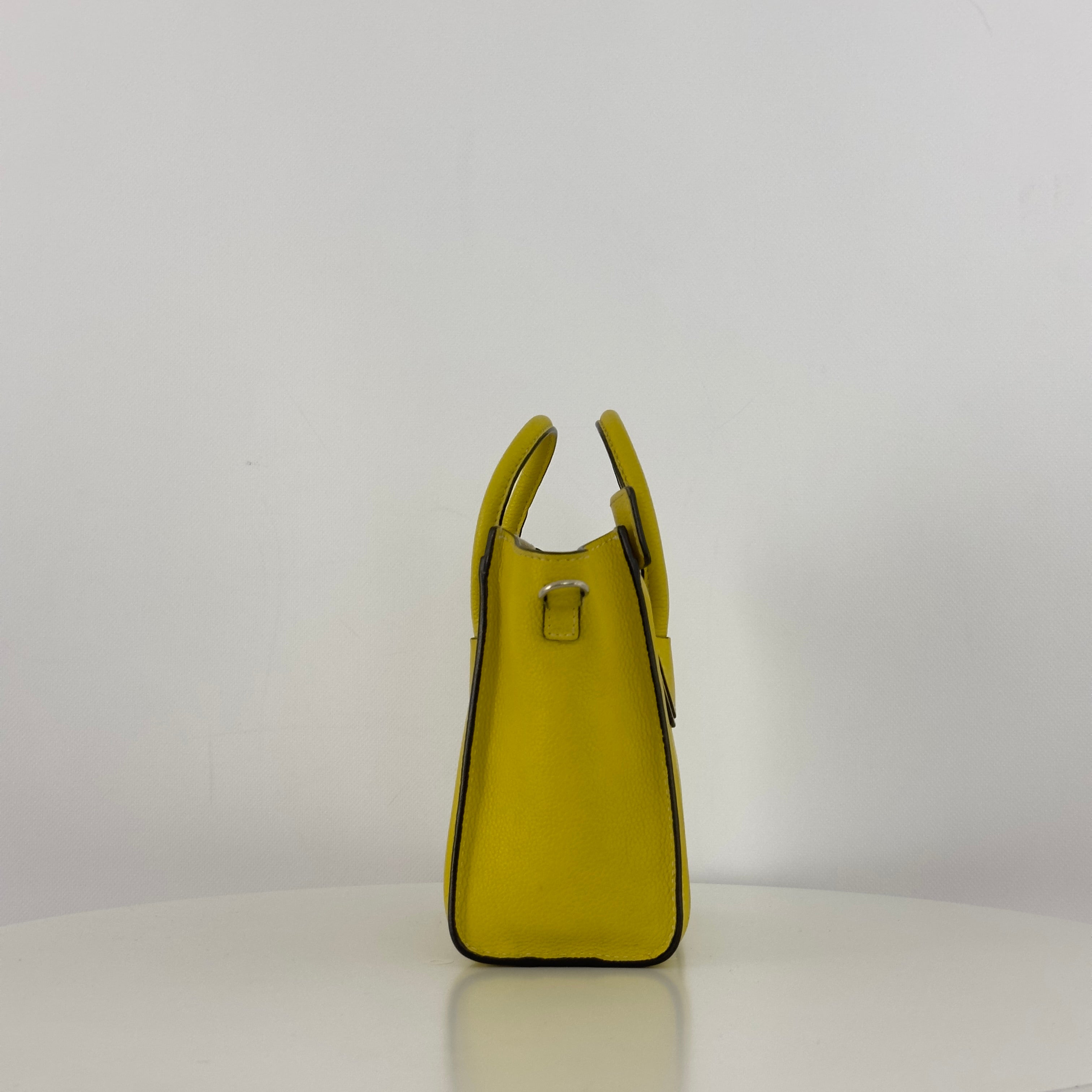 Sac à main CELINE Nano Luggage cuir jaune