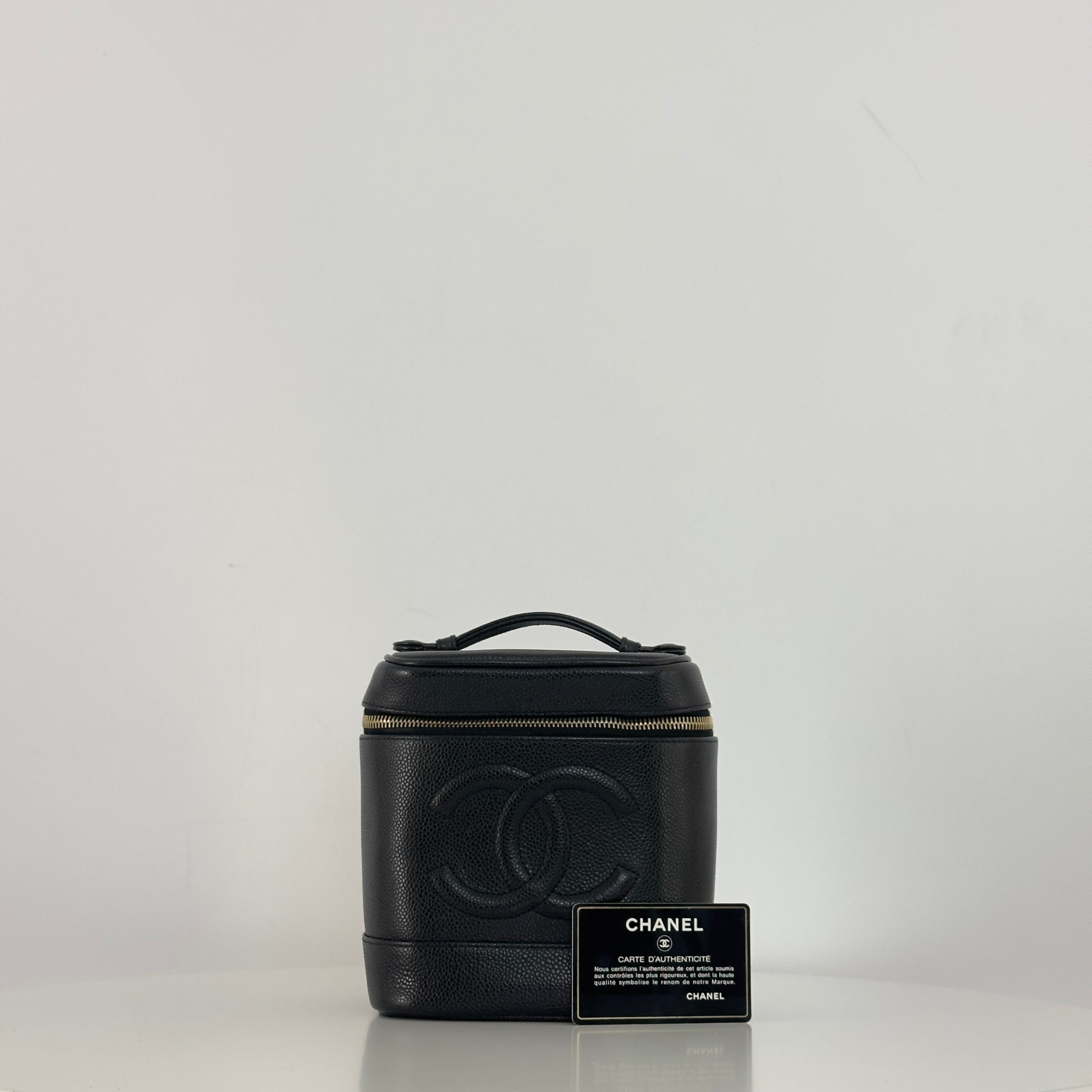 Vanity Case CHANEL CC en cuir caviar noir