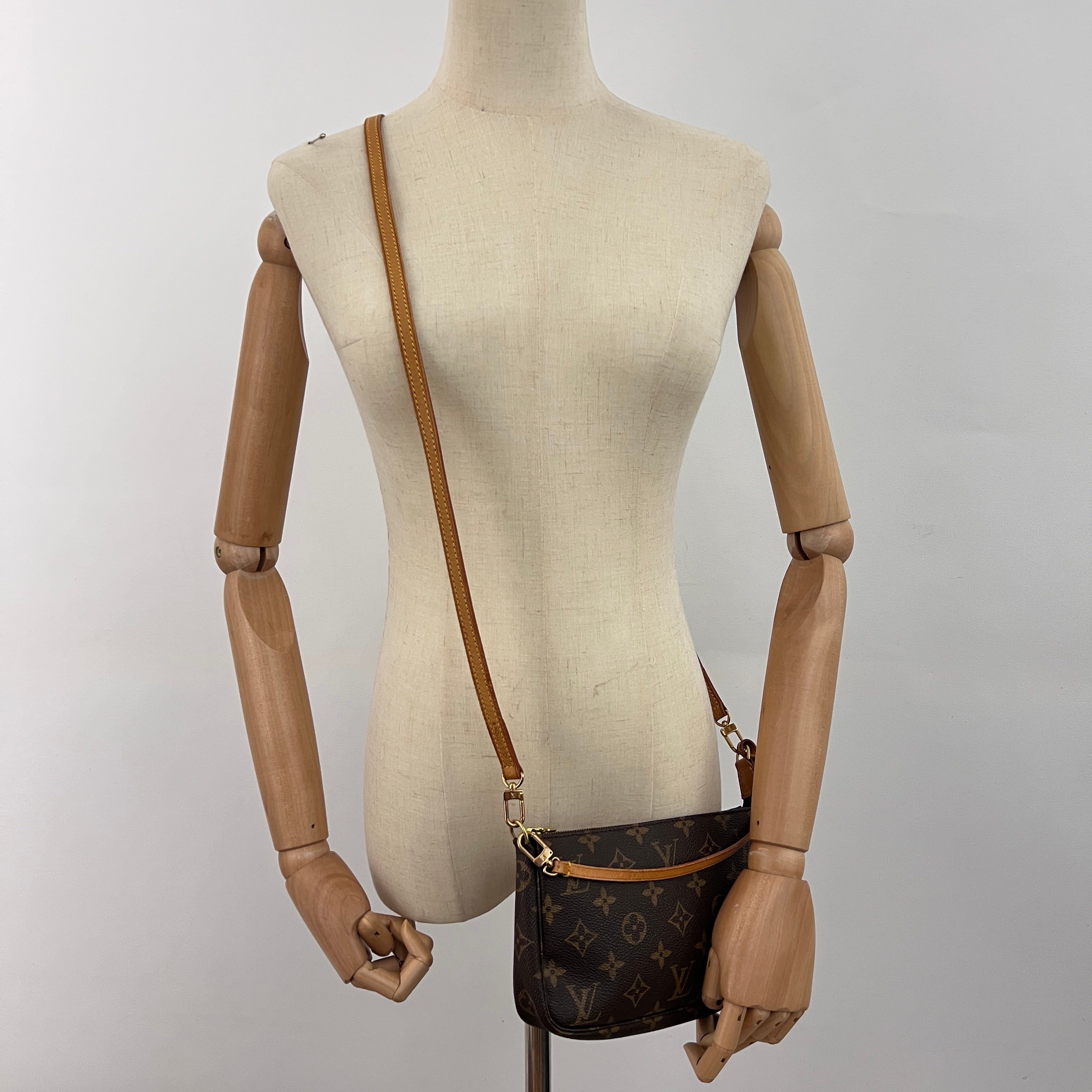 Sac à bandoulière LOUIS VUITTON Pochette Accessoires toile marron vintage 1999