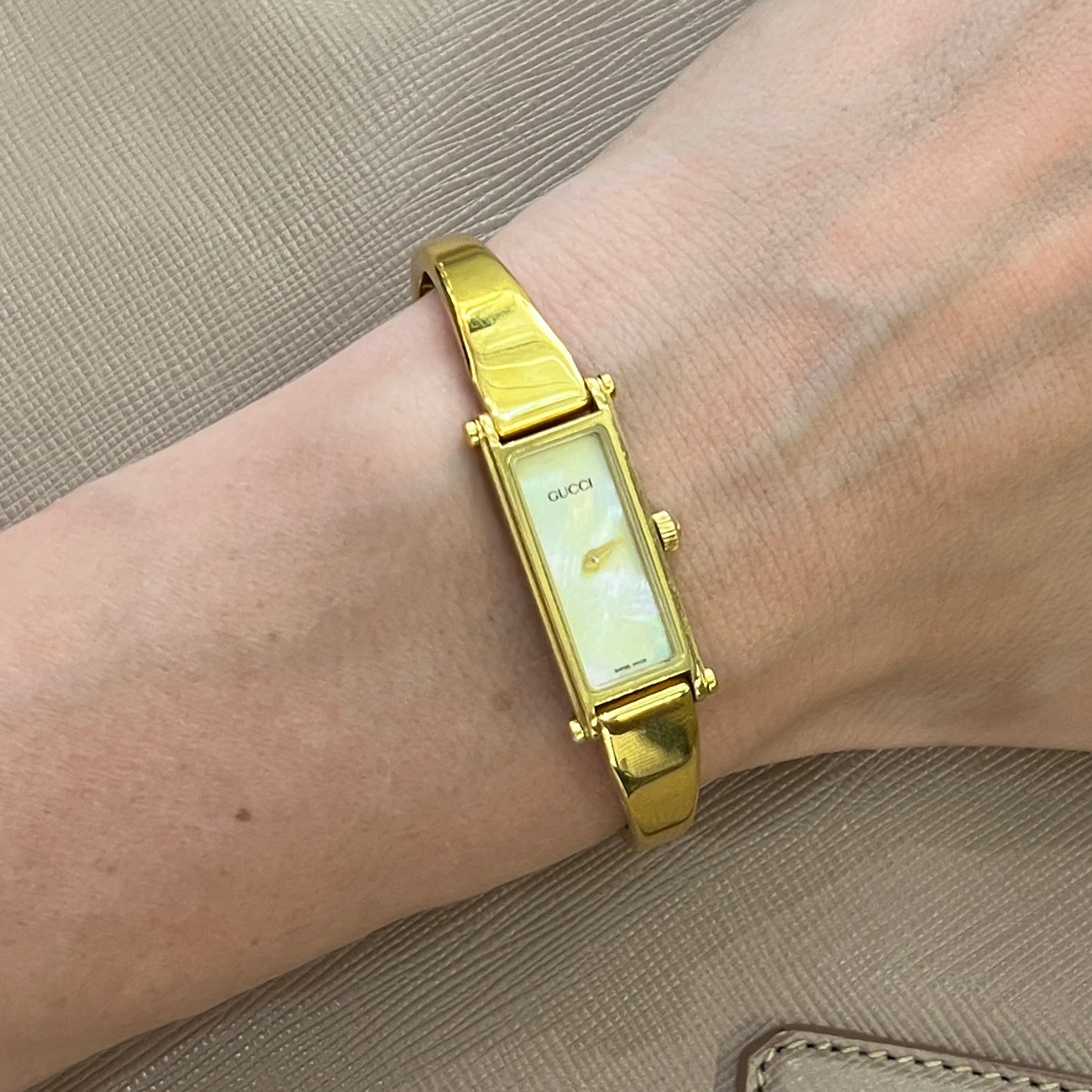 Montre GUCCI 1500 plaqué or doré