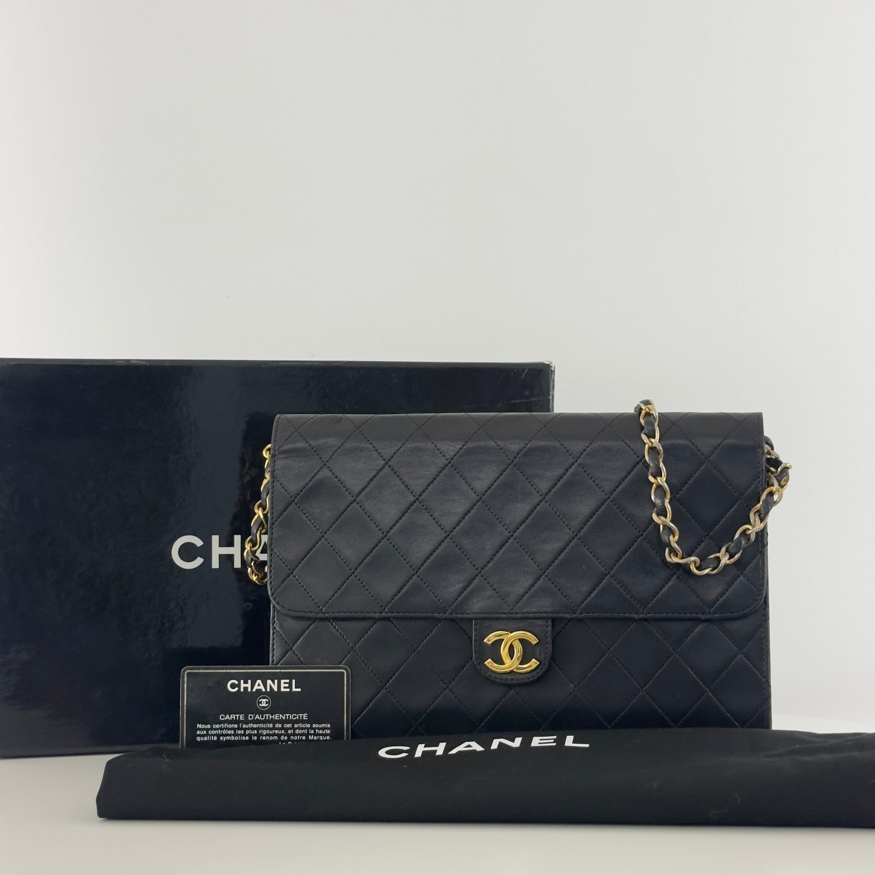 Sac à main CHANEL Timeless WOC Medium cuir d'agneau noir