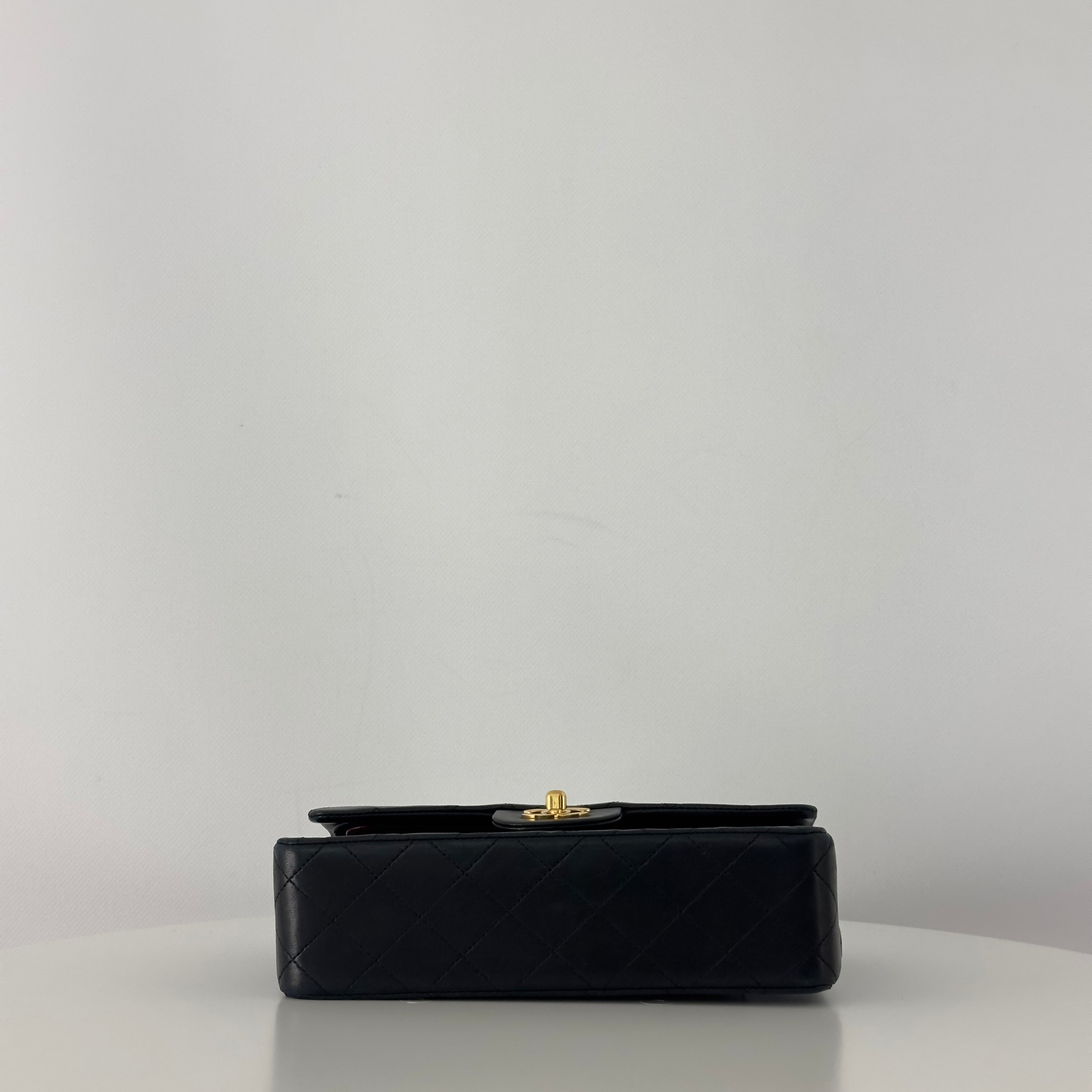 Sac à main CHANEL Timeless Classique Small Double Flap cuir d'agneau noir