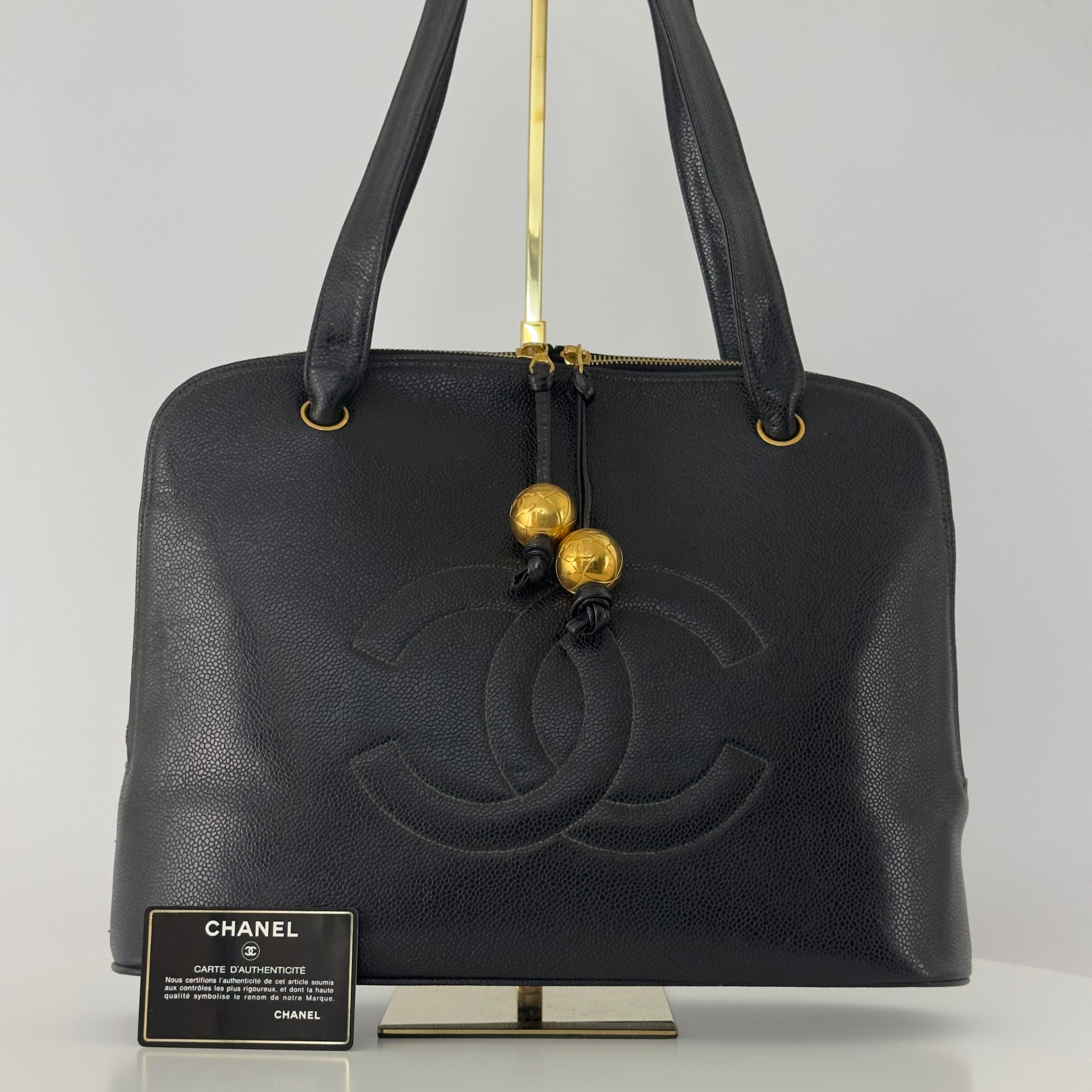 Sac à main CHANEL Tote Coco Mark cuir caviar noir