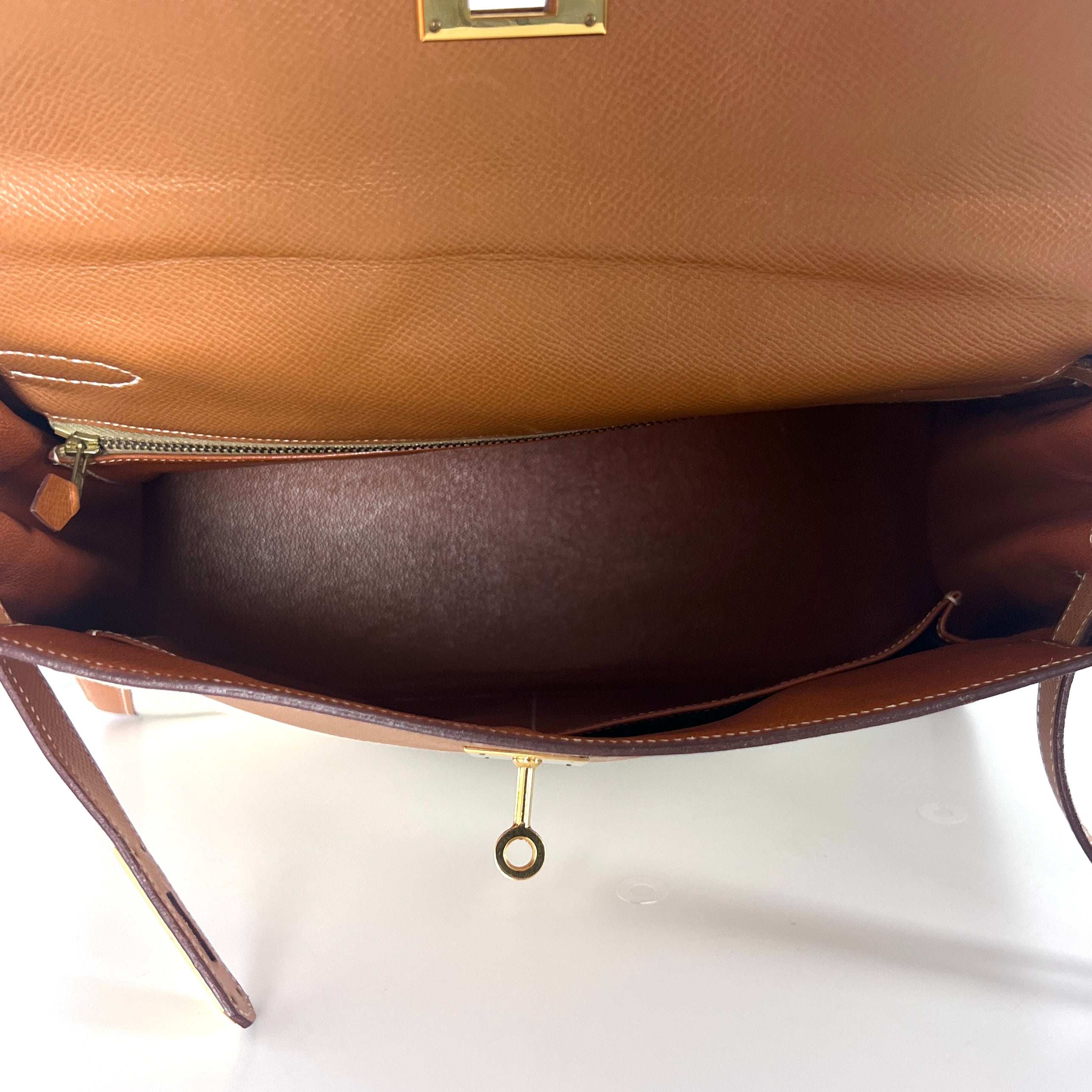 Sac à main HERMÈS Kelly 32 retourné en toile et cuir Gold Courchevel