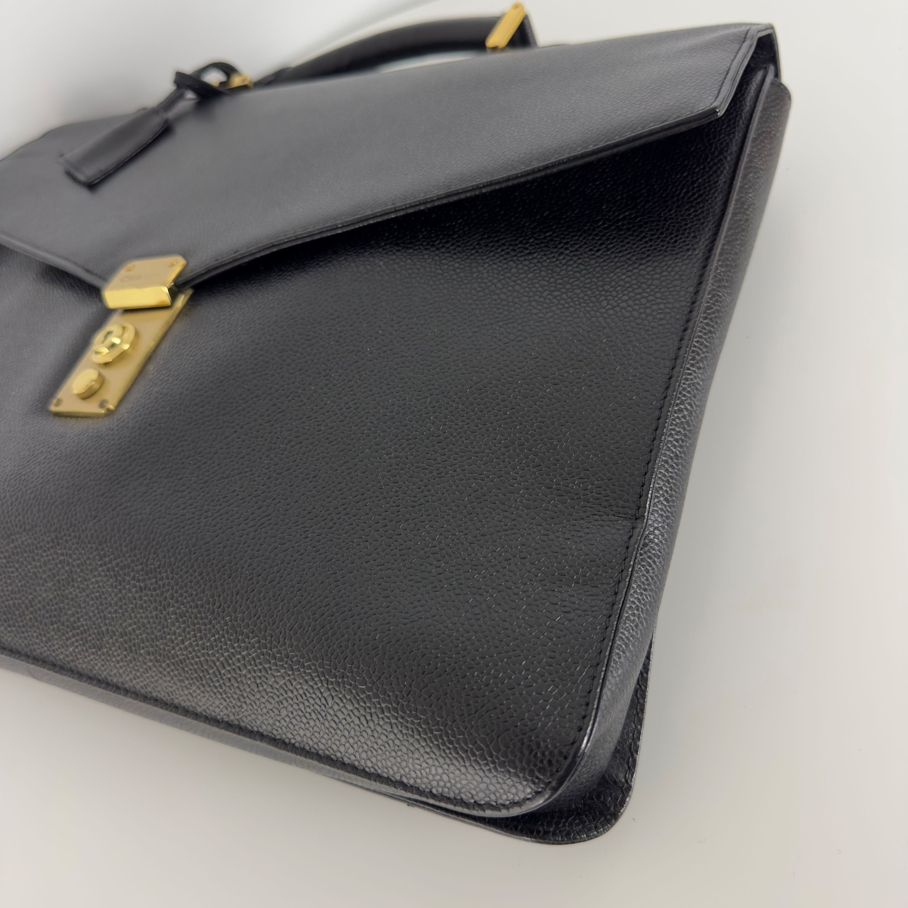 Sac à main CHANEL Briefcase cuir caviar noir