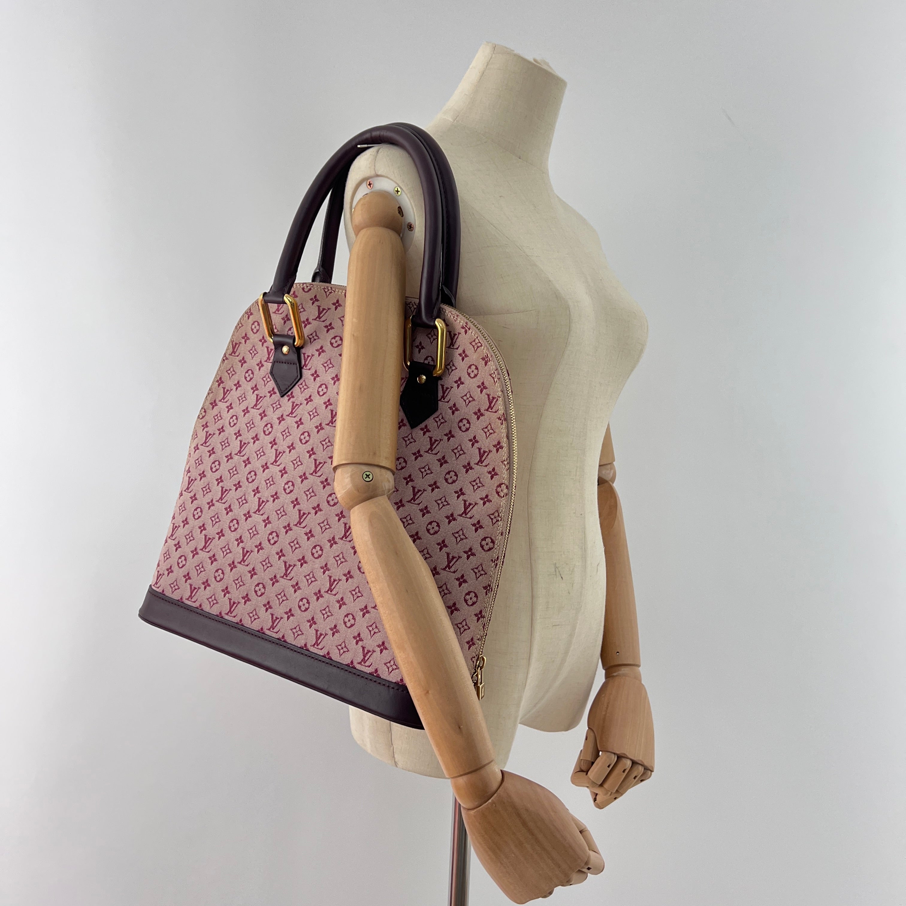 LOUIS VUITTON Alma Handbag in pink canvas and leather