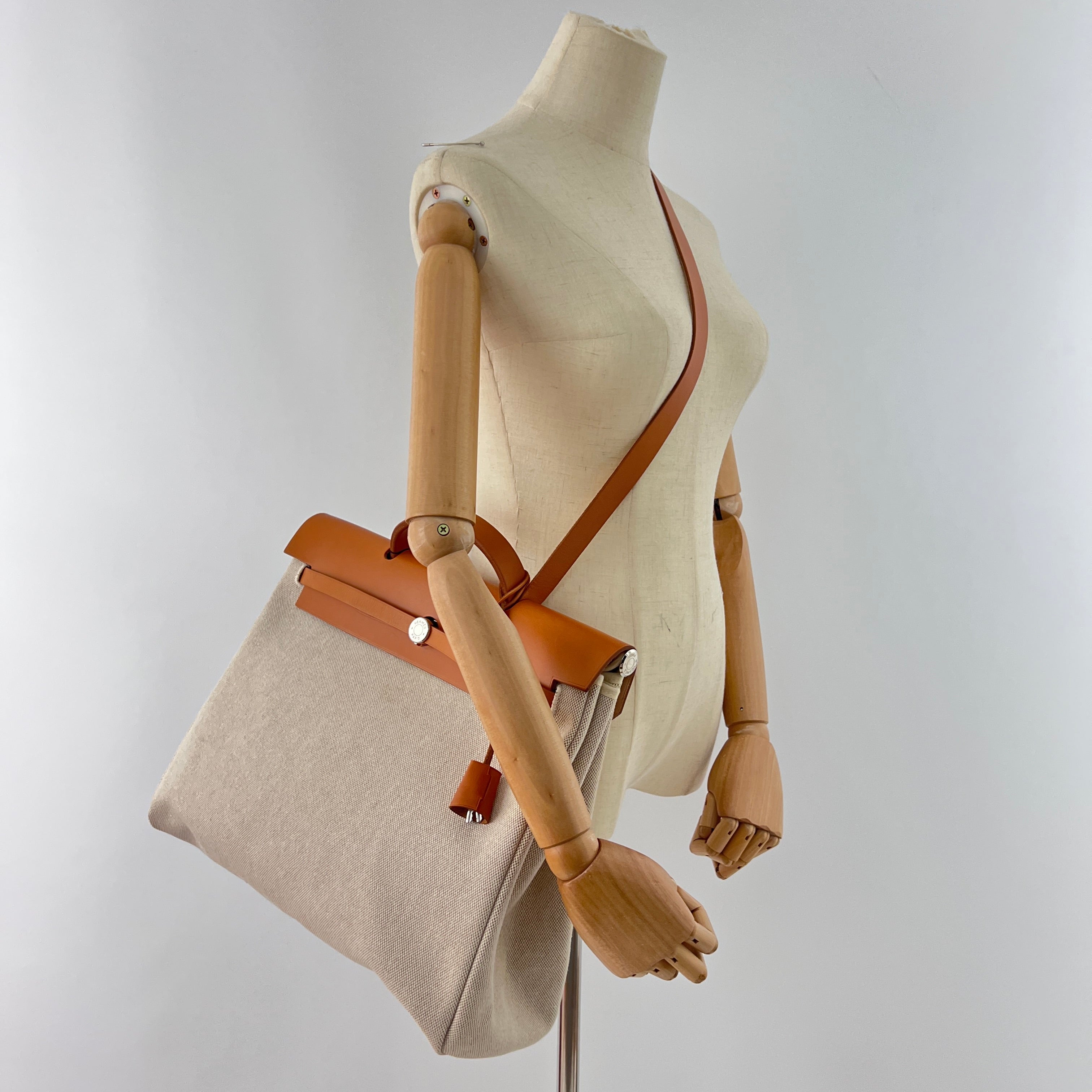 Sac à main HERMÈS Herbag 39 toile et cuir marron