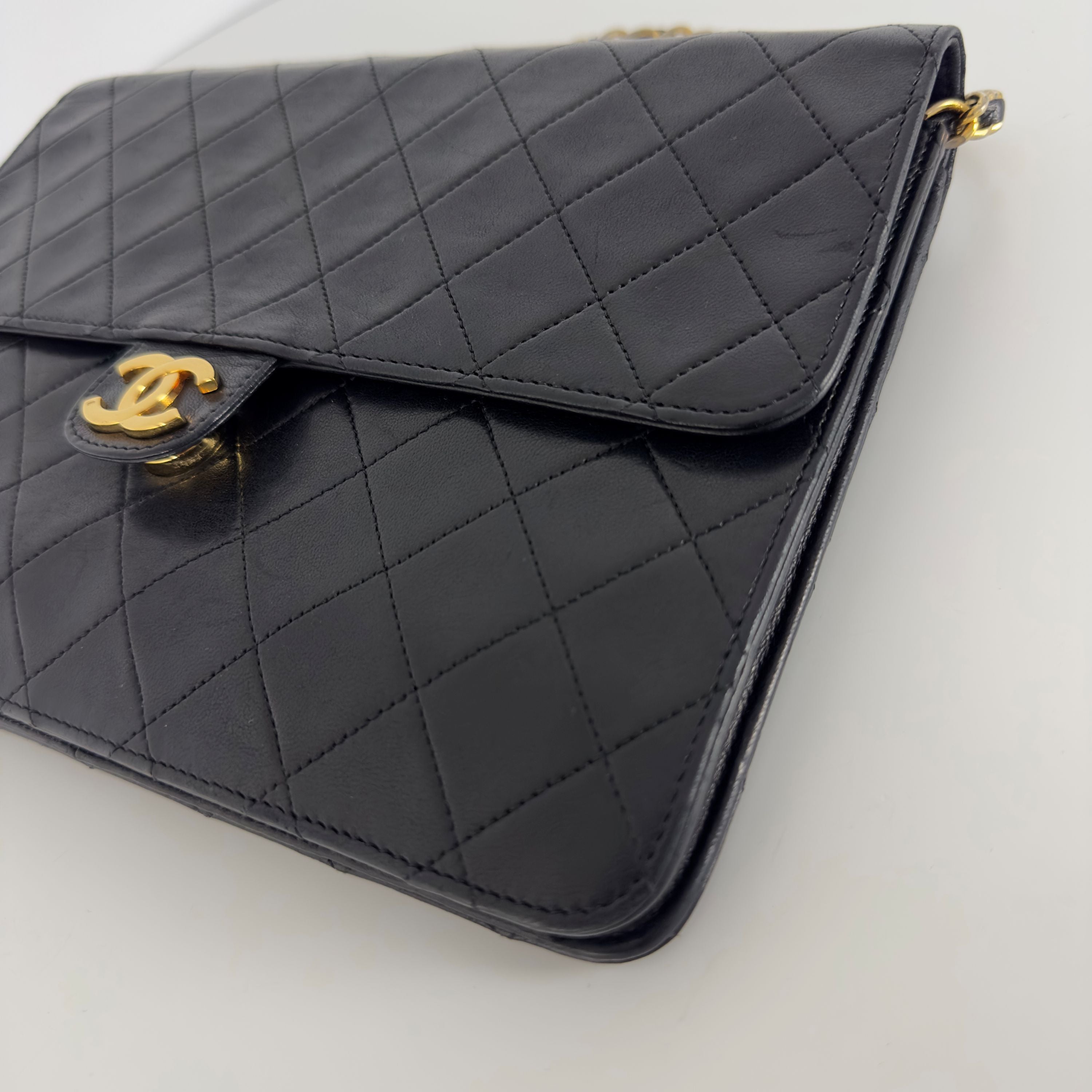 Sac à main CHANEL Timeless WOC Medium cuir d'agneau noir