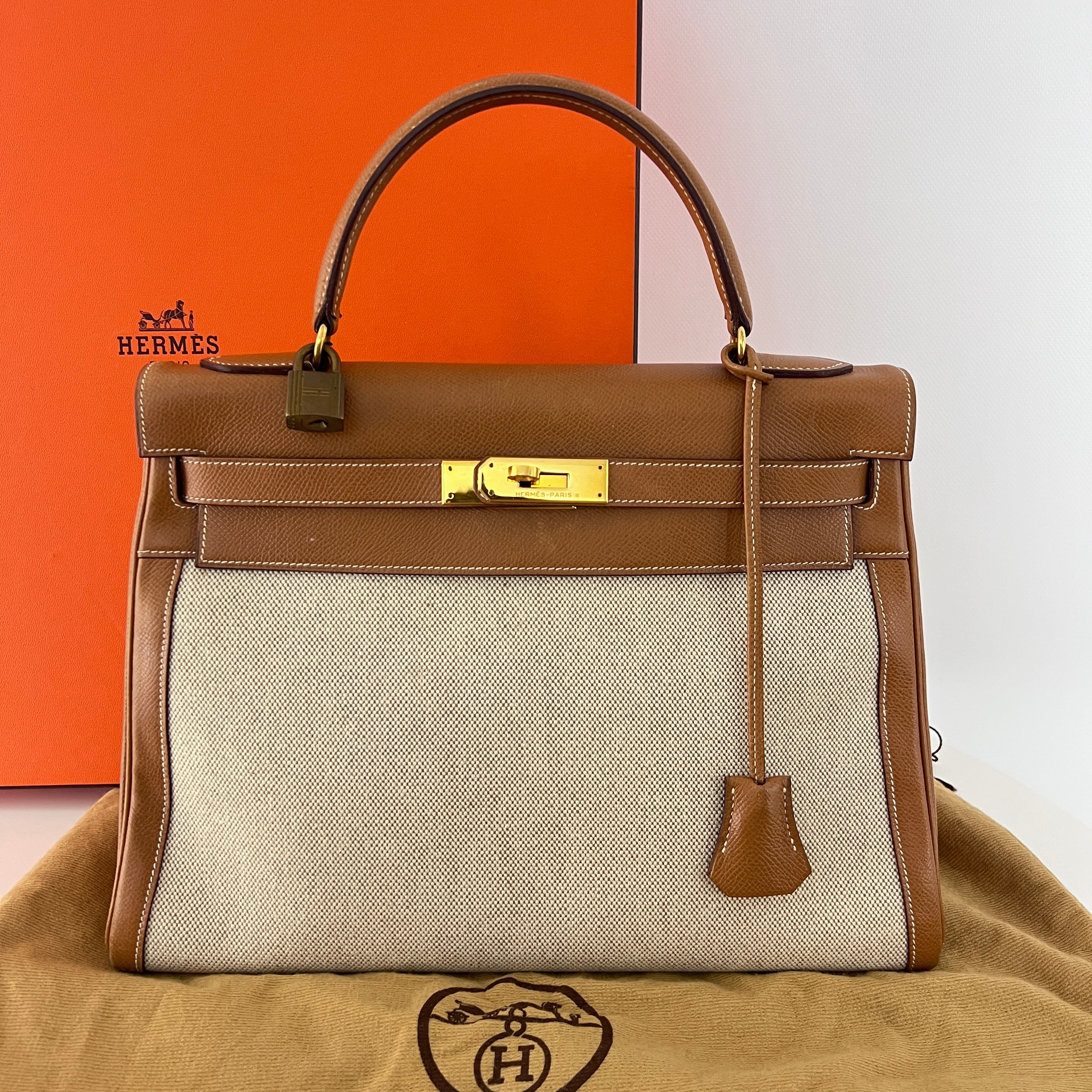 Sac à main HERMÈS Kelly 32 retourné en toile et cuir Gold Courchevel