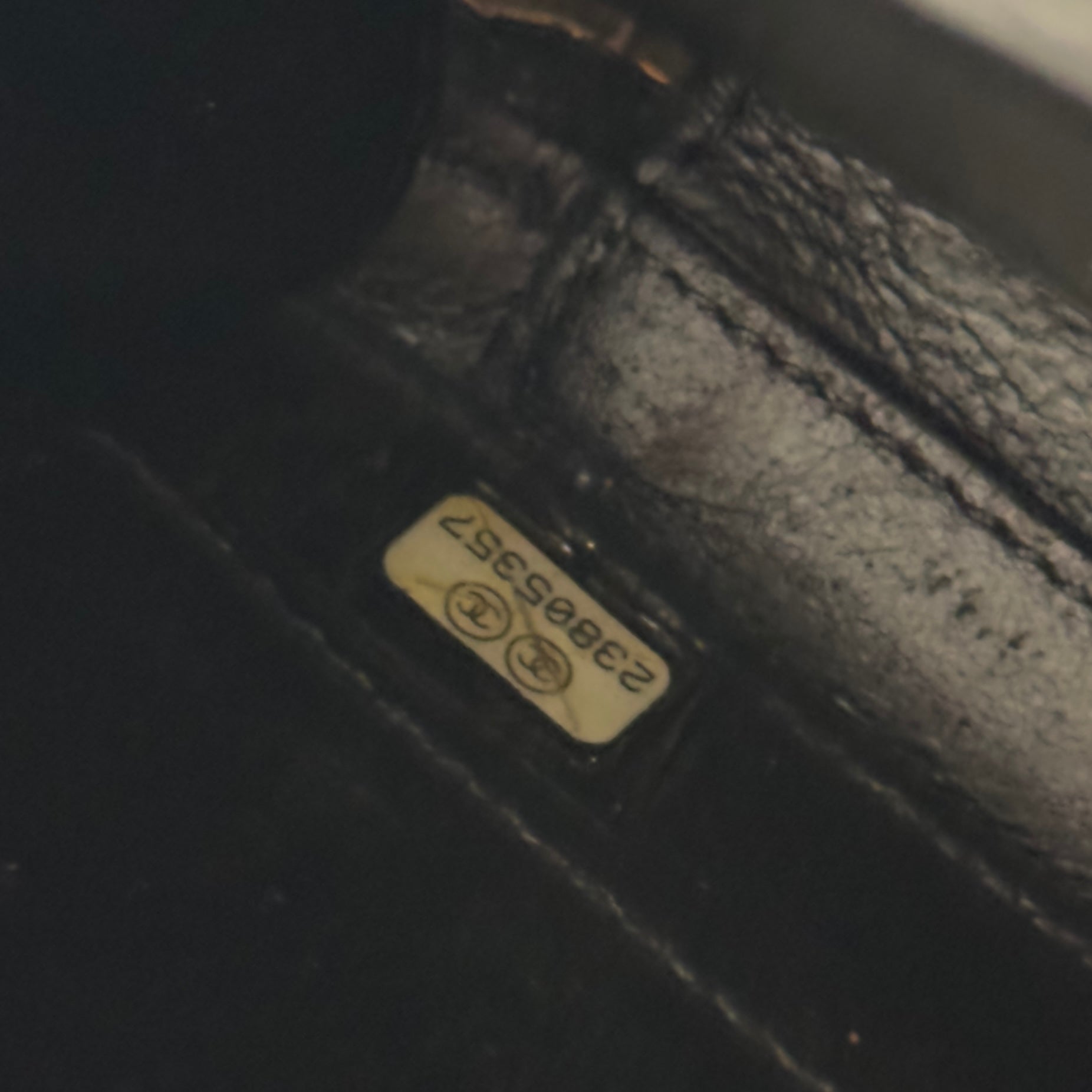 Sac à main CHANEL Filigree Vanity Case cuir caviar bleu nuit