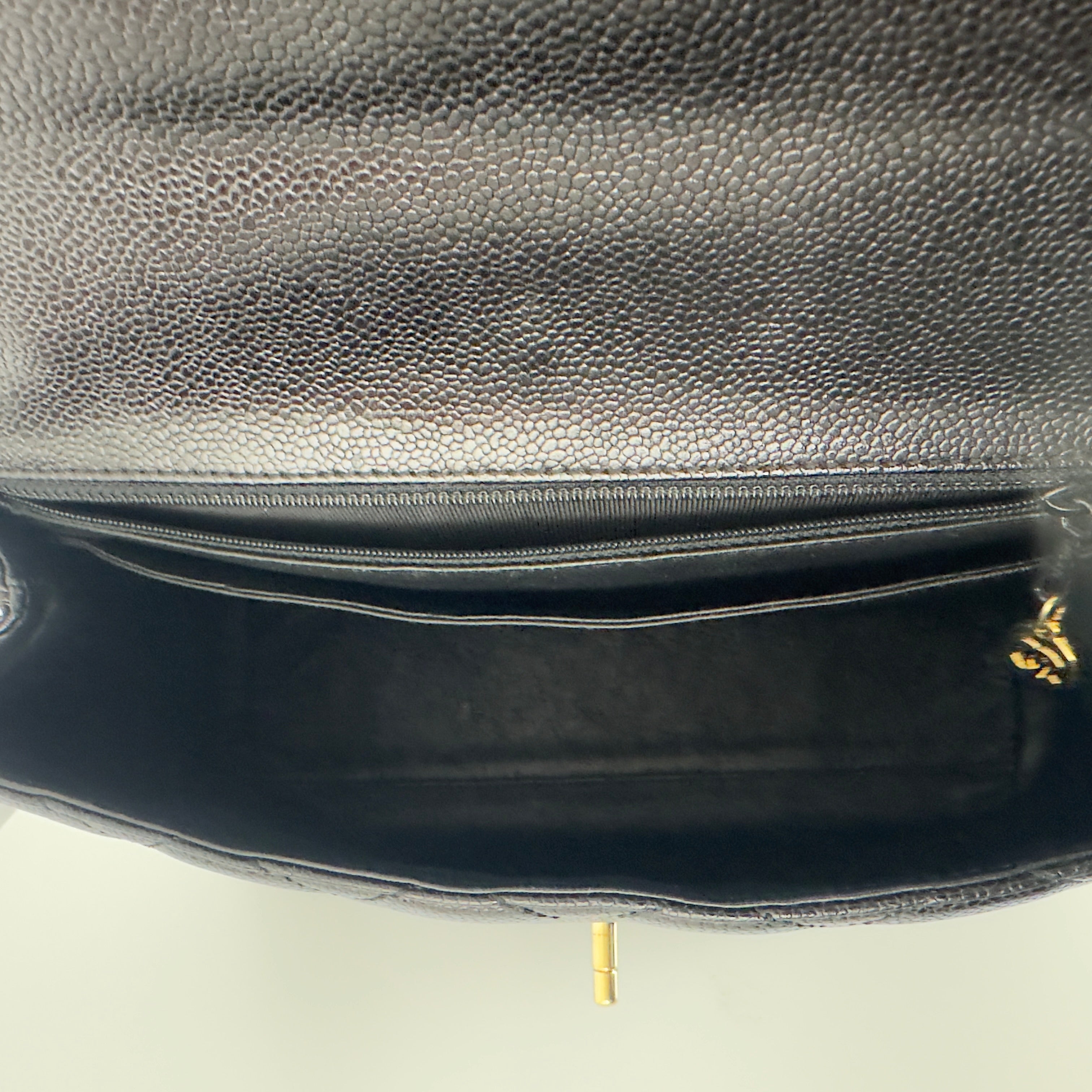 Sac à main CHANEL Top Handle cuir caviar noir