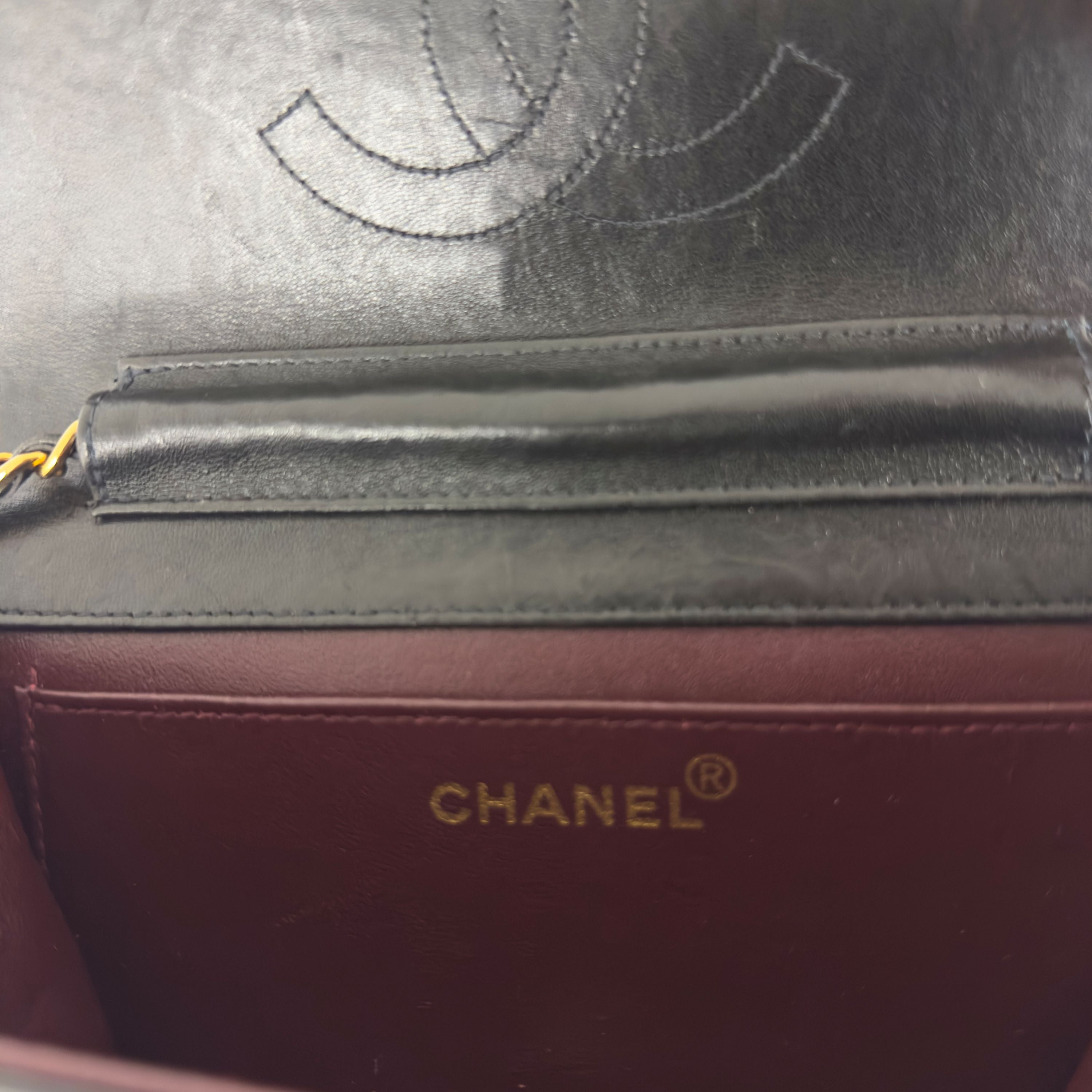 Sac à main CHANEL Timeless WOC Mini cuir d'agneau noir