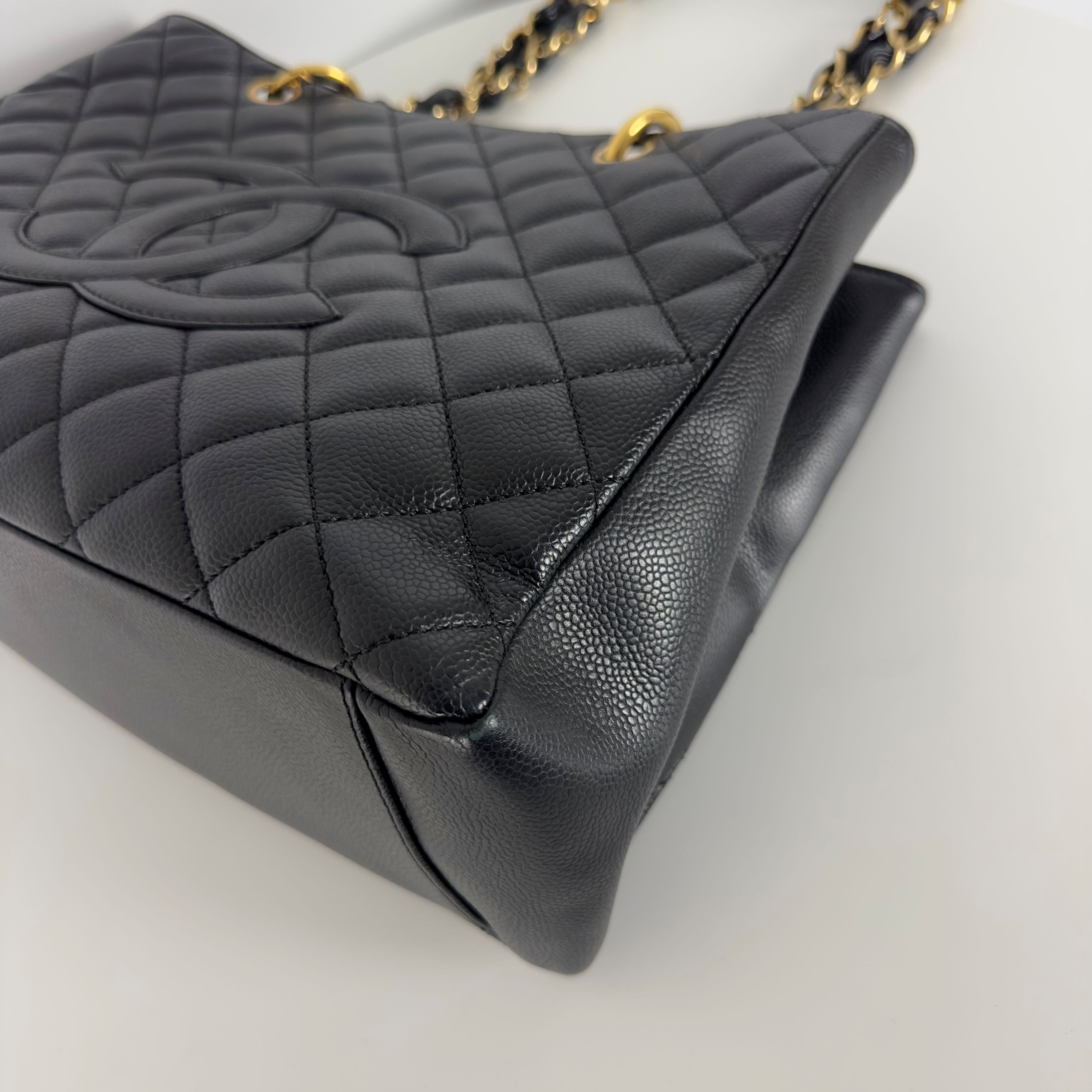 Sac à main CHANEL Grand Shopping Tote cuir caviar noir