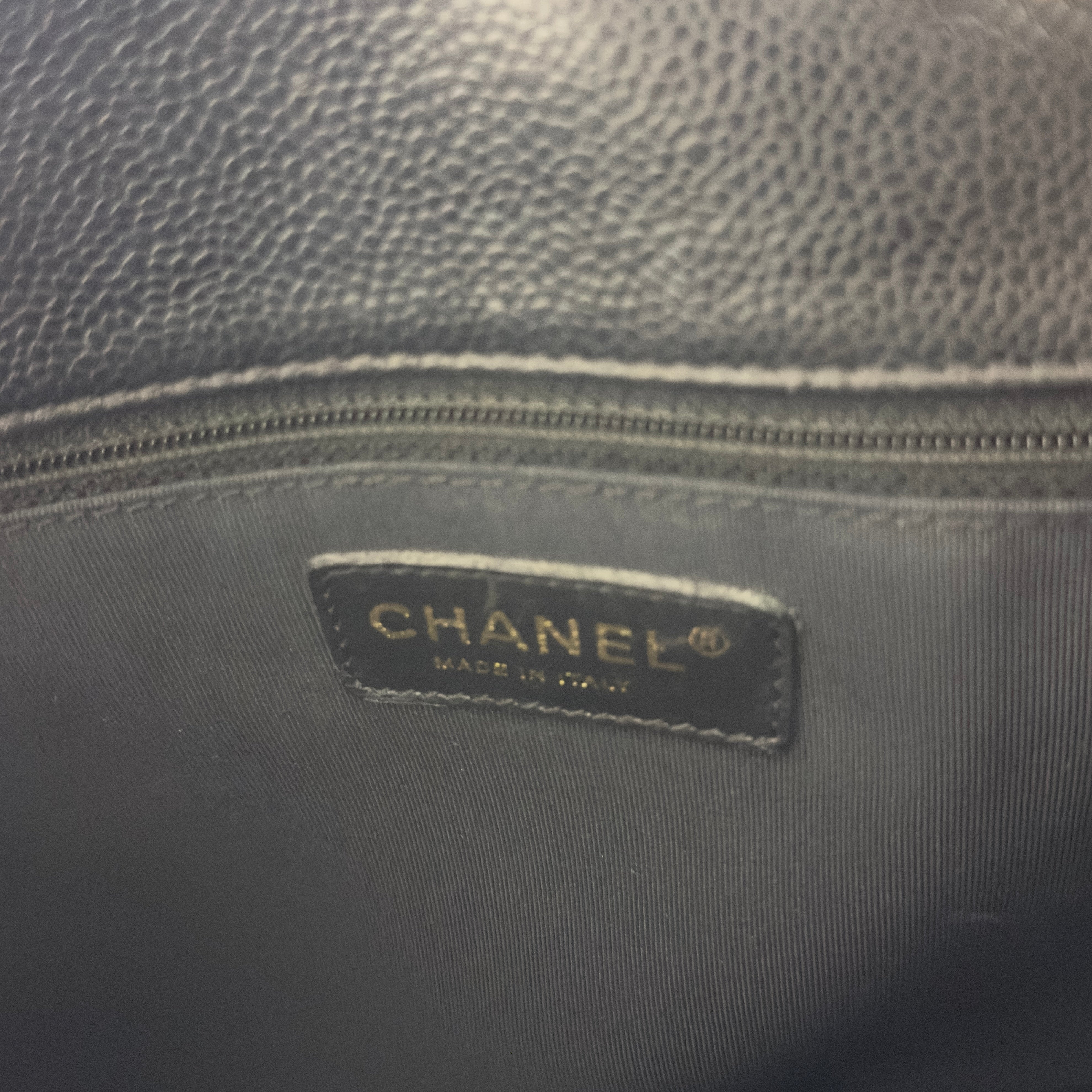 Sac à main CHANEL Grand Shopping Tote cuir caviar noir