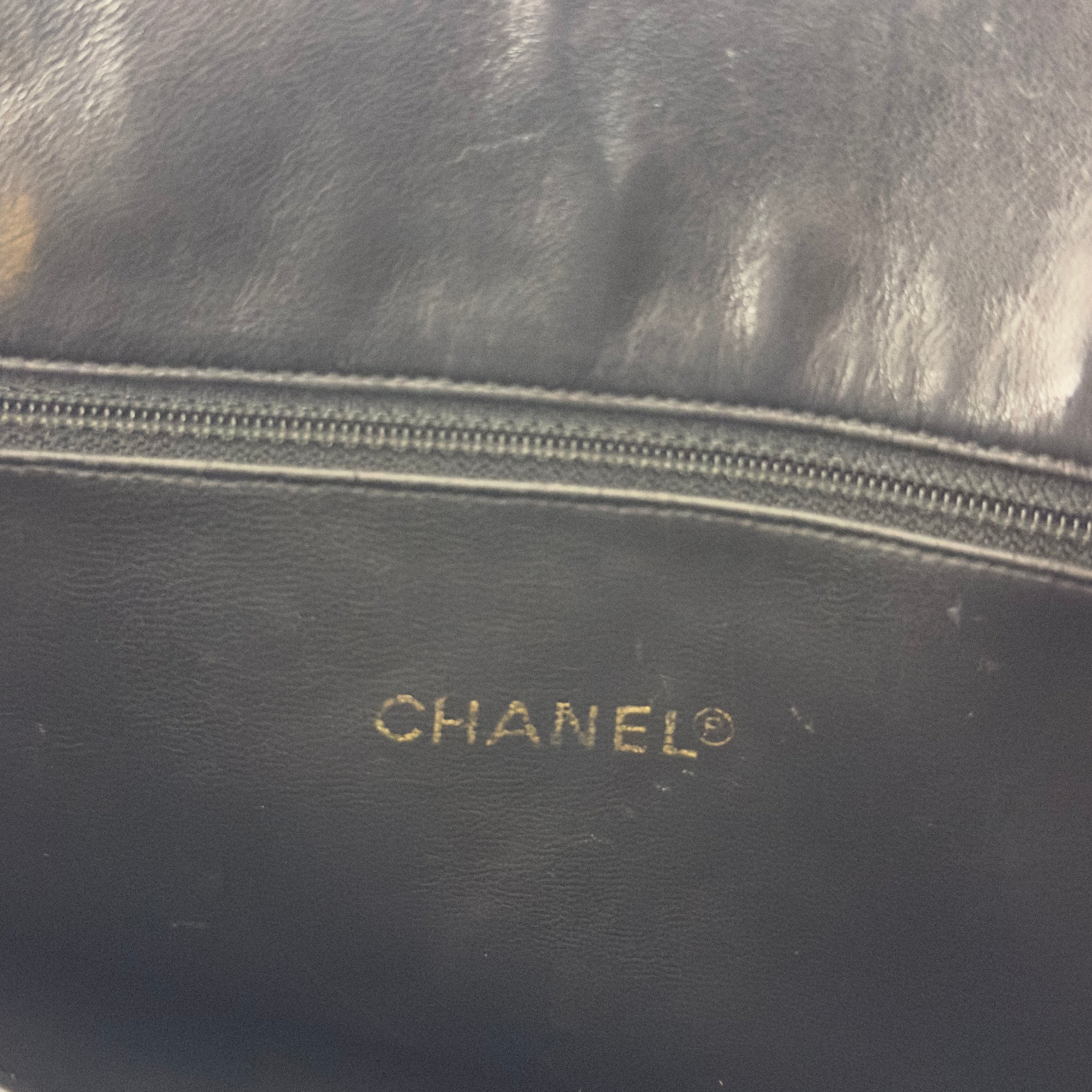 Sac à main CHANEL Tote Matelassé Chain cuir d'agneau noir