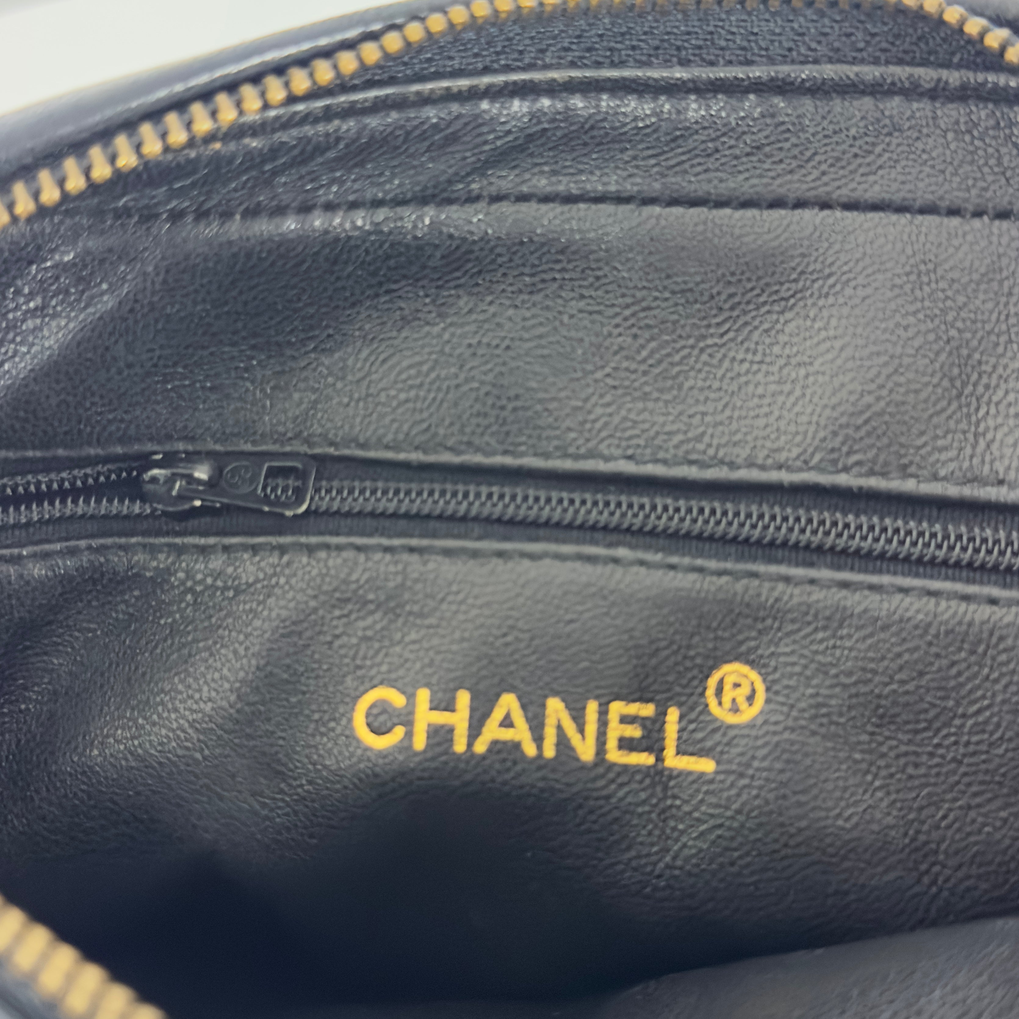 Sac à main CHANEL Camera Chain cuir d'agneau noir