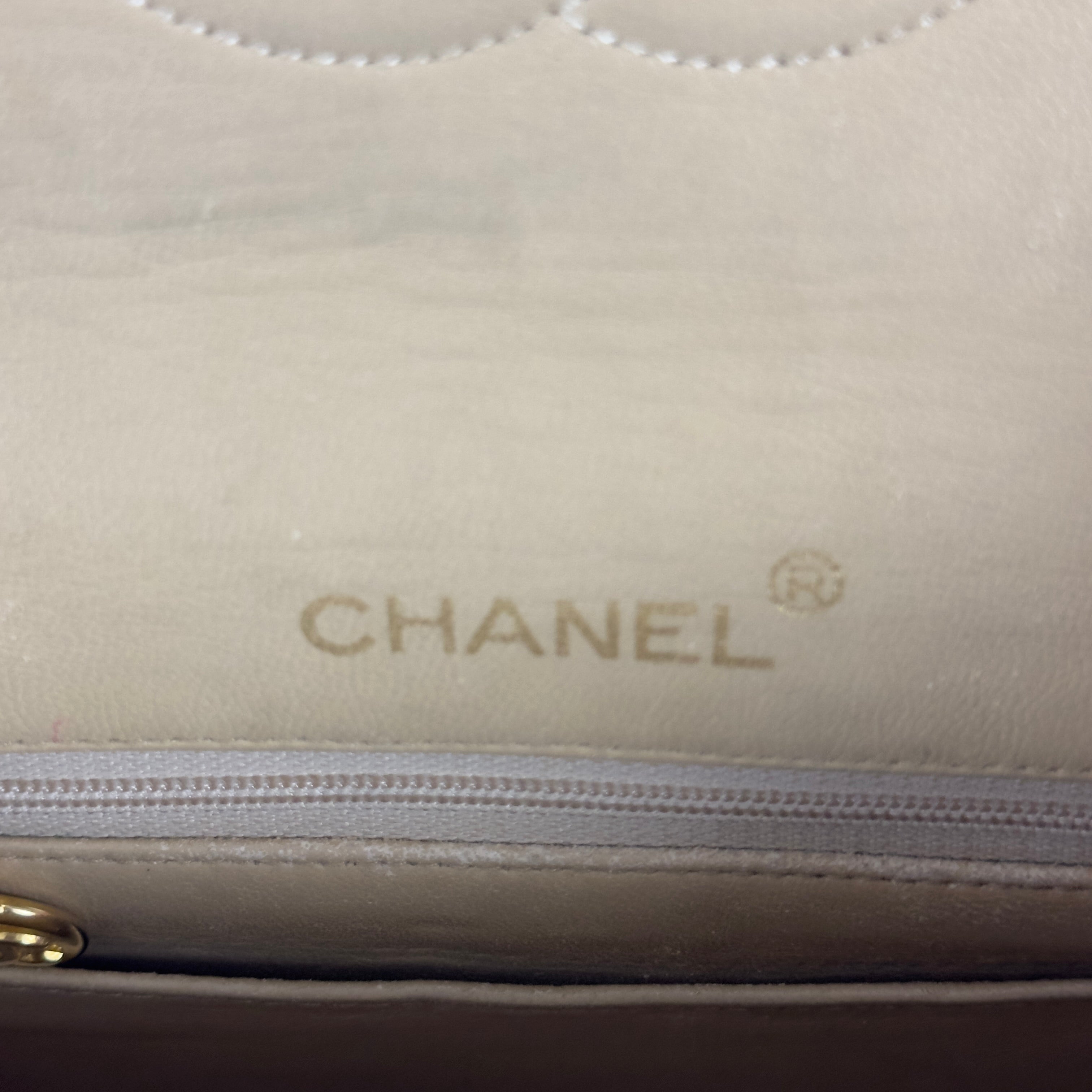 Sac à main CHANEL Timeless Classique Mini Single Flap cuir d'agneau beige