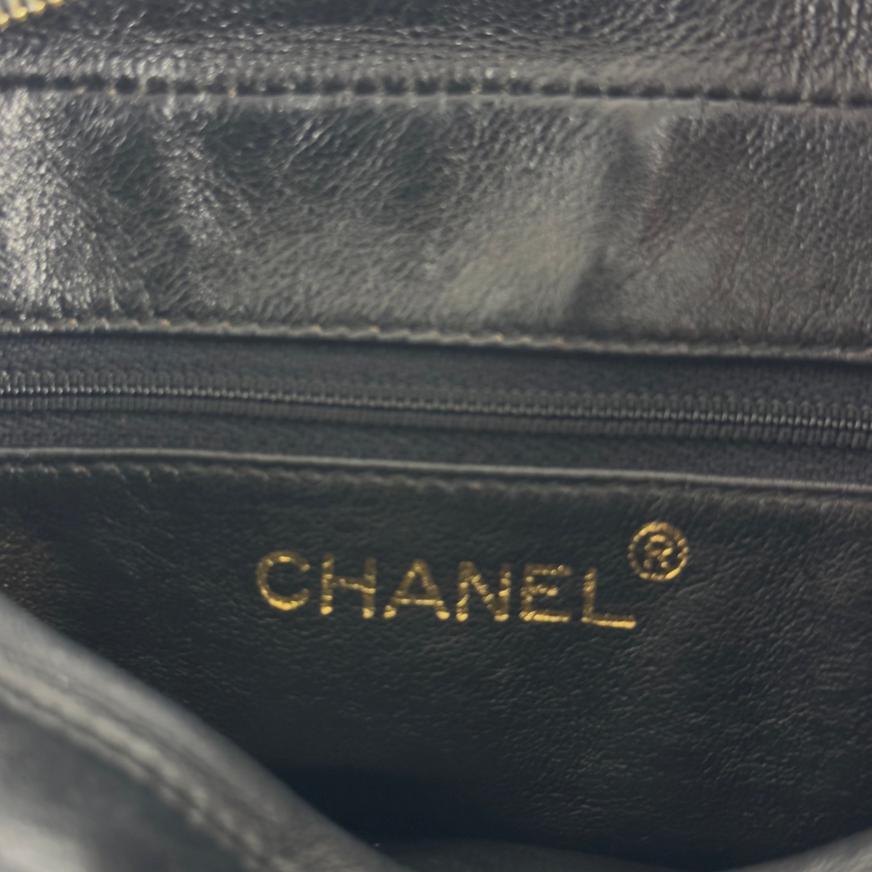 Sac à main CHANEL Matelassé Shoulder Bag cuir d'agneau noir