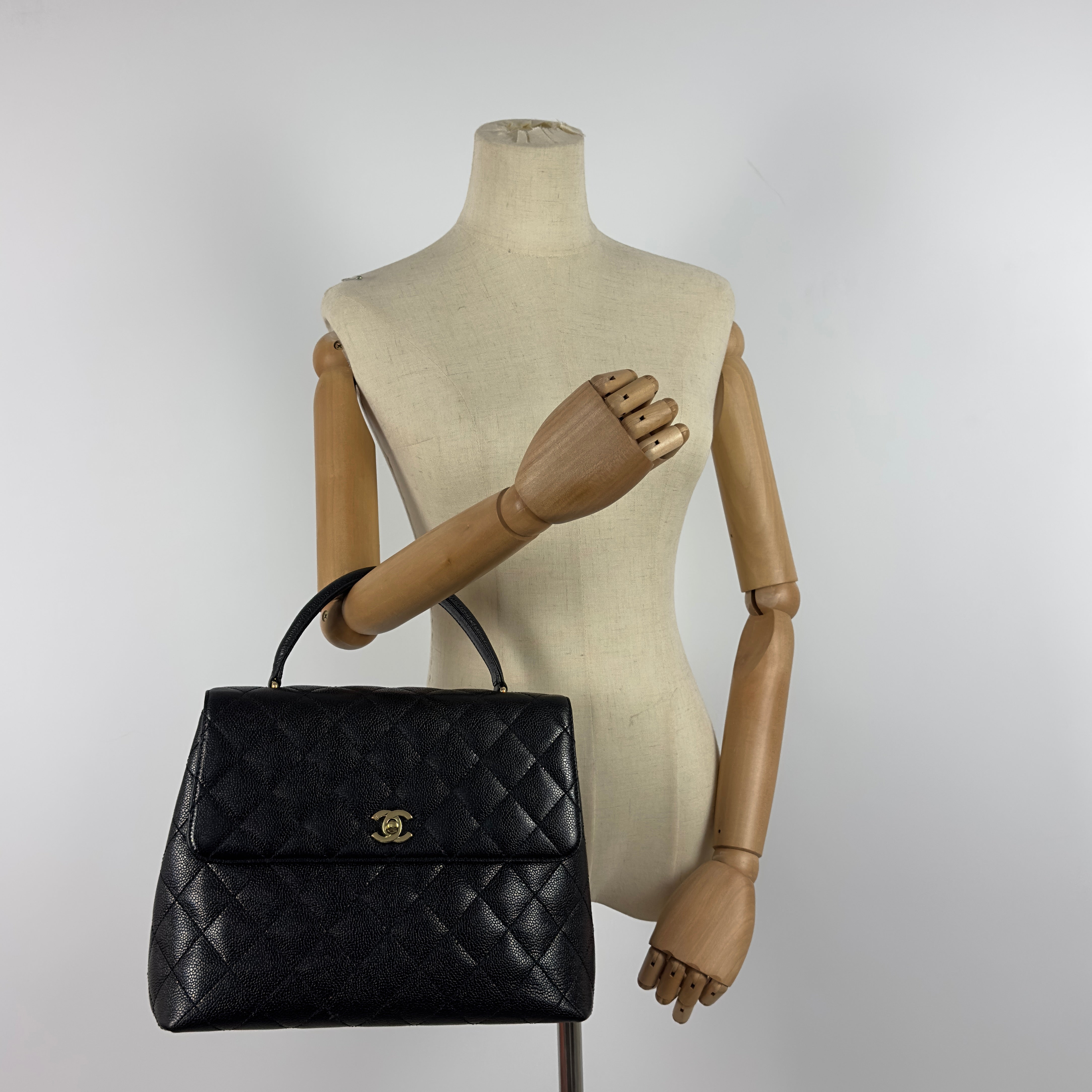 Sac à main CHANEL Top Handle cuir caviar noir