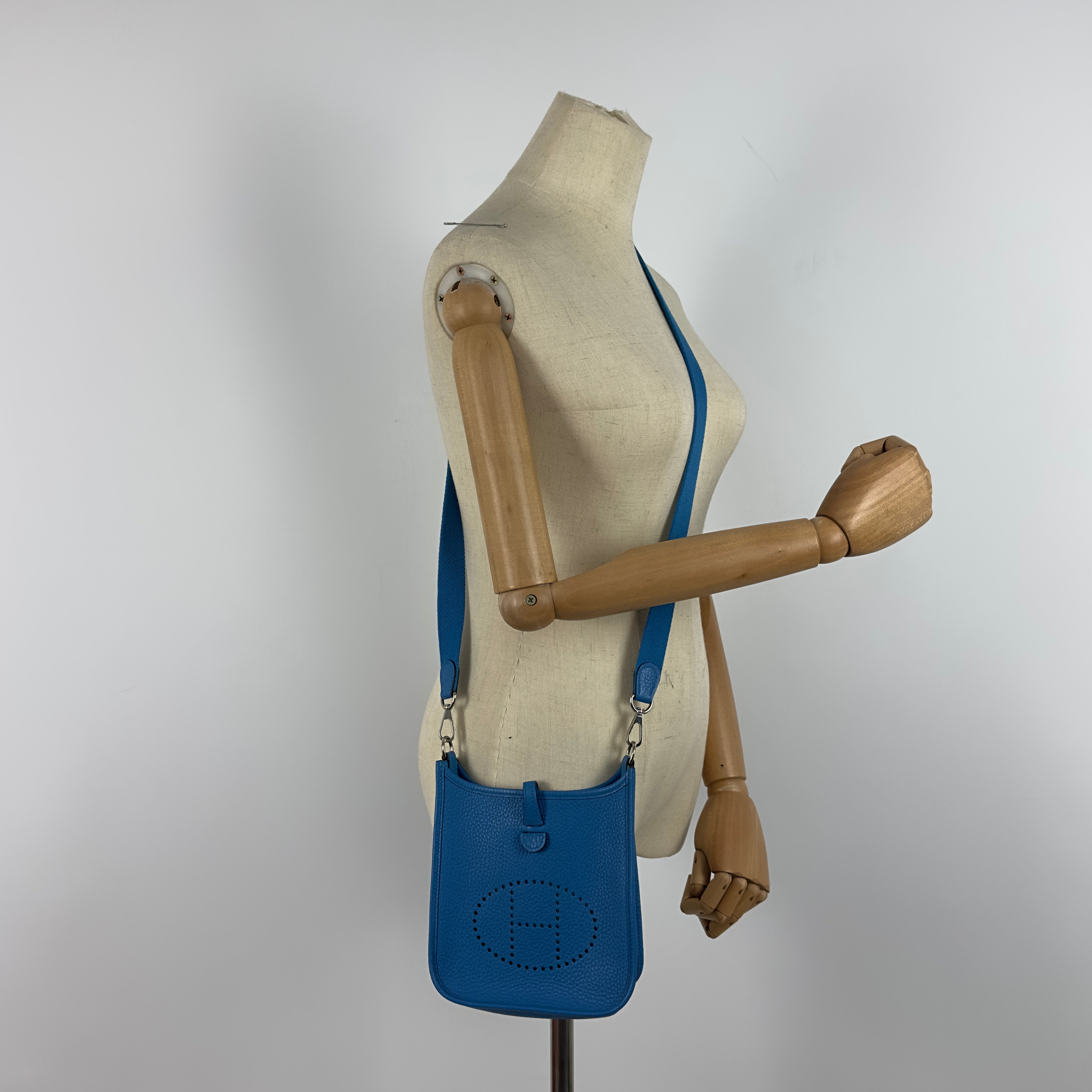 Sac à main HERMÈS Evelyne TPM (Mini) cuir clémence bleu