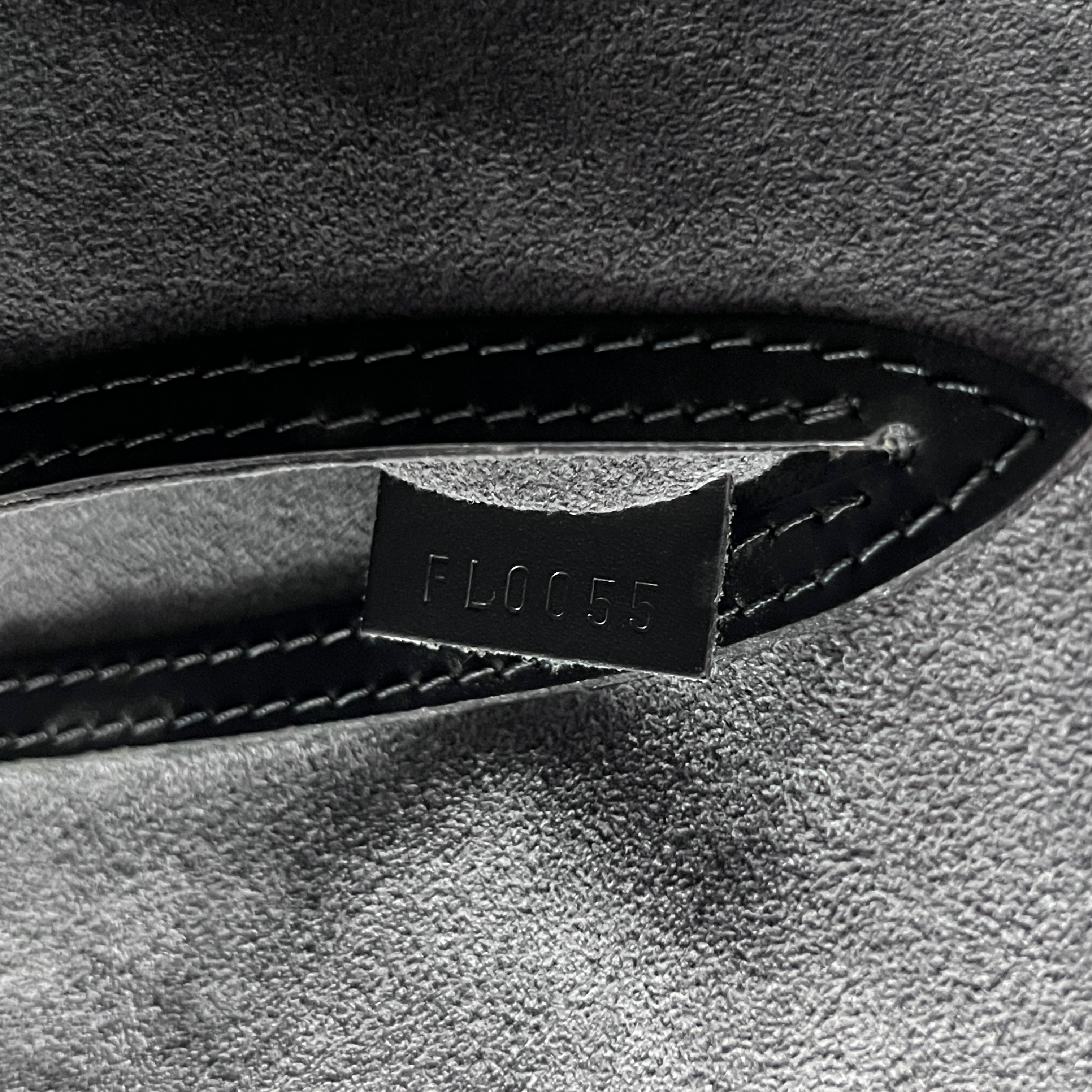 LOUIS VUITTON Alma PM handbag in black Epi leather