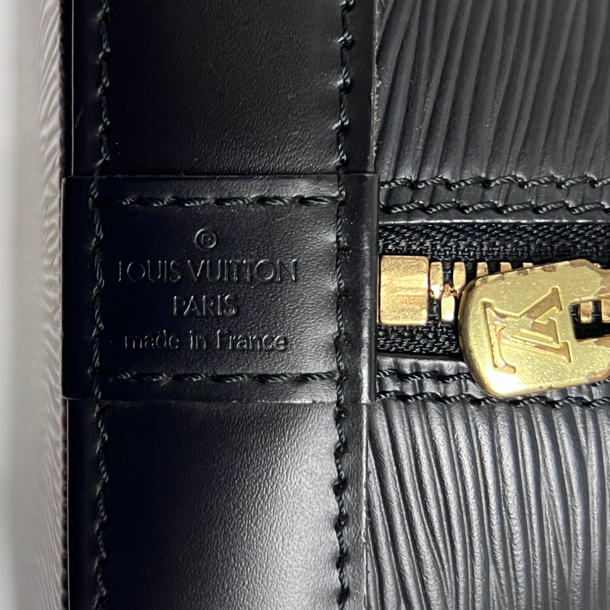 LOUIS VUITTON Alma PM handbag in black Epi leather